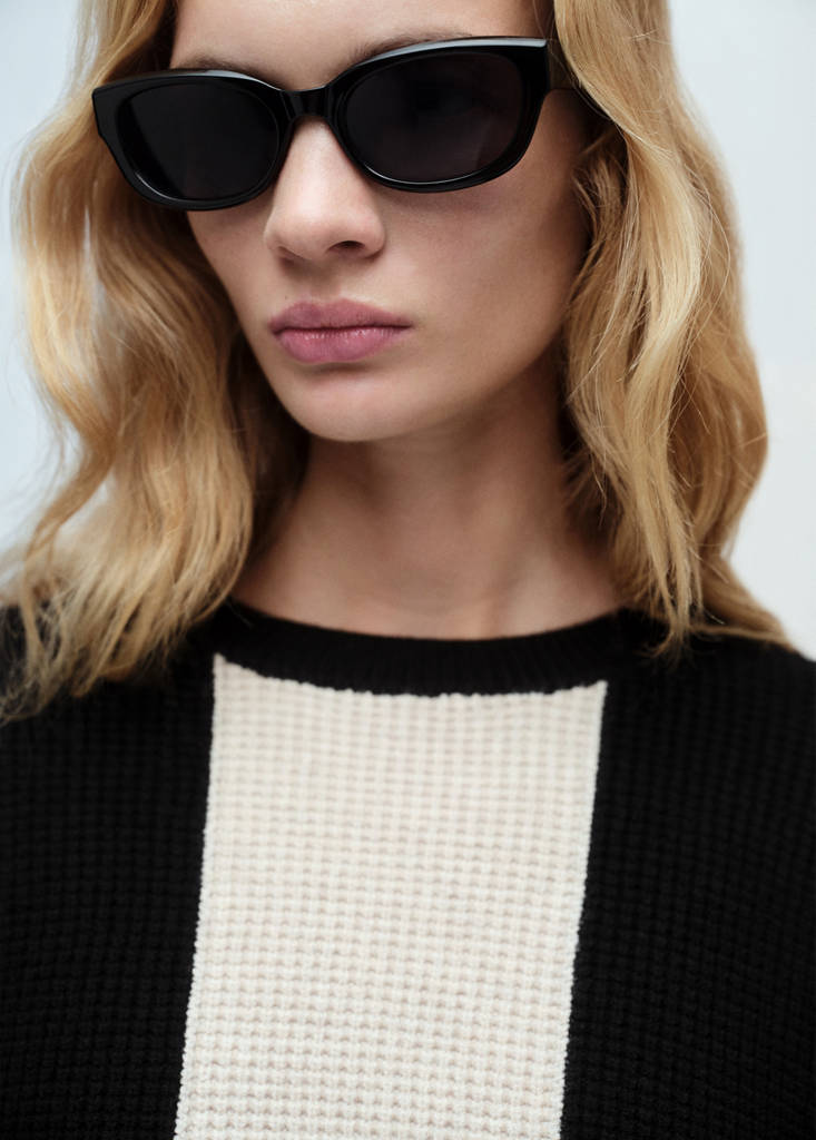 Knit striped sweater — Black