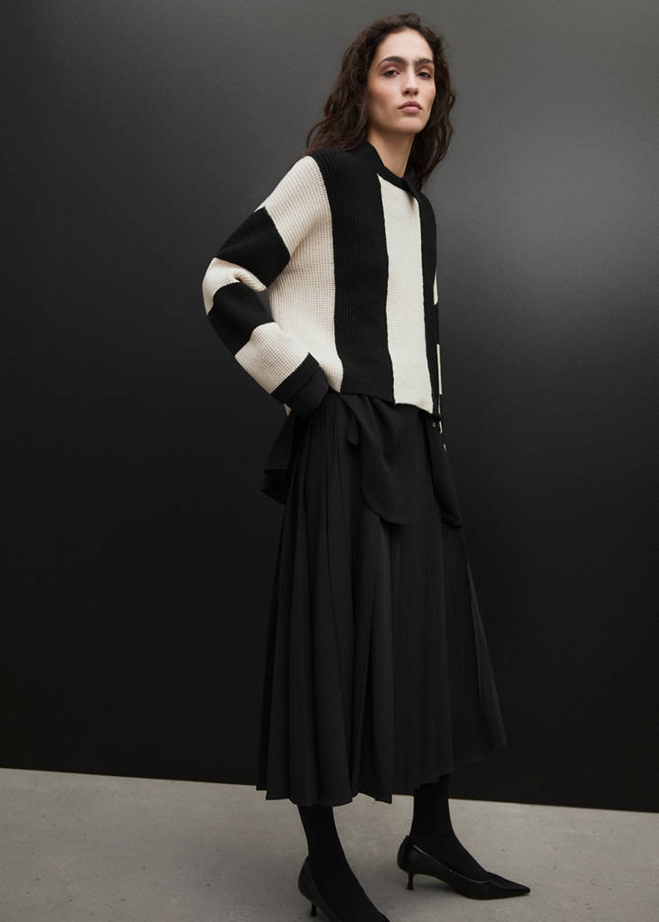 Knit striped sweater — Black