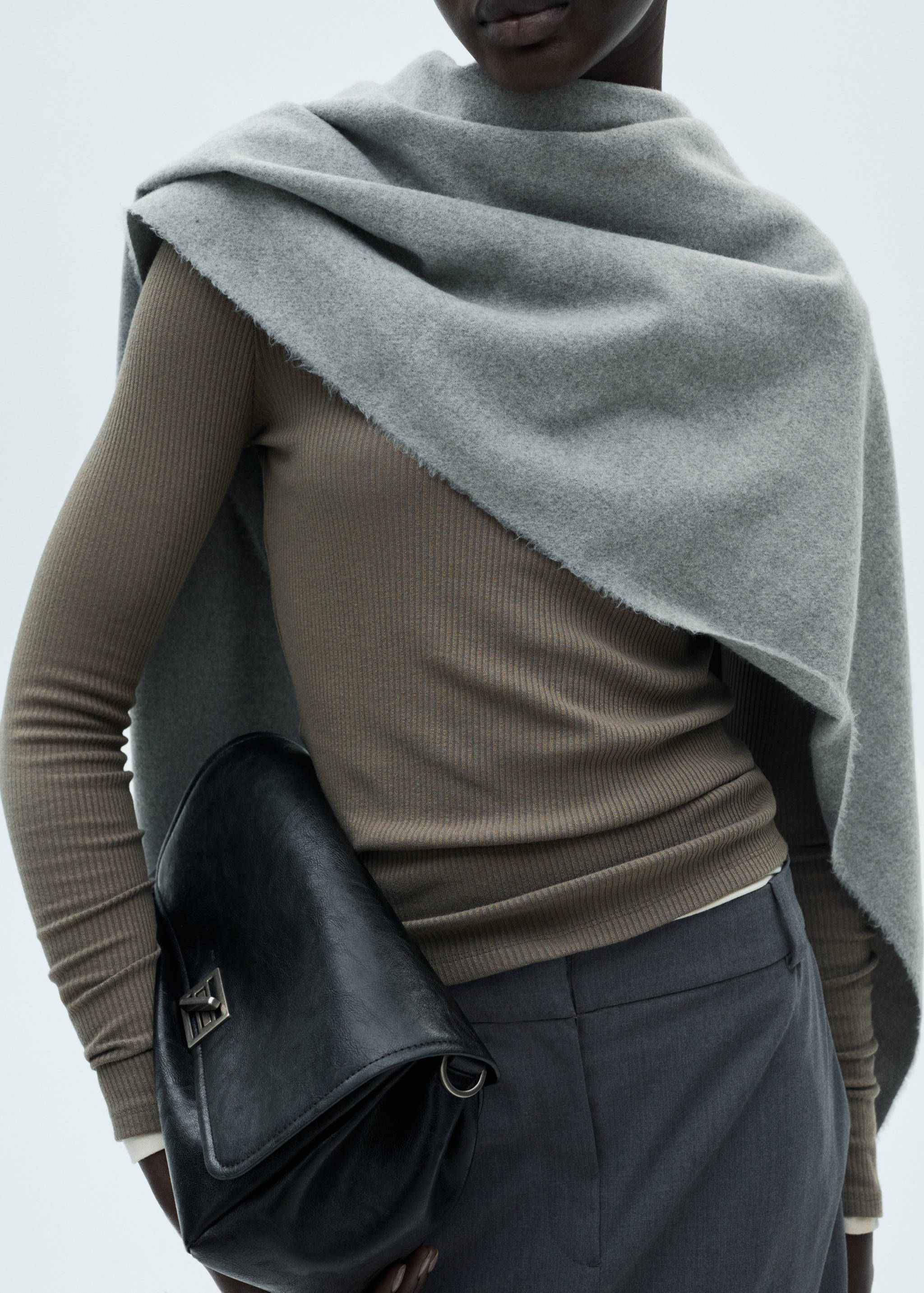 Ribbed long-sleeved t-shirt - Details of the article 6