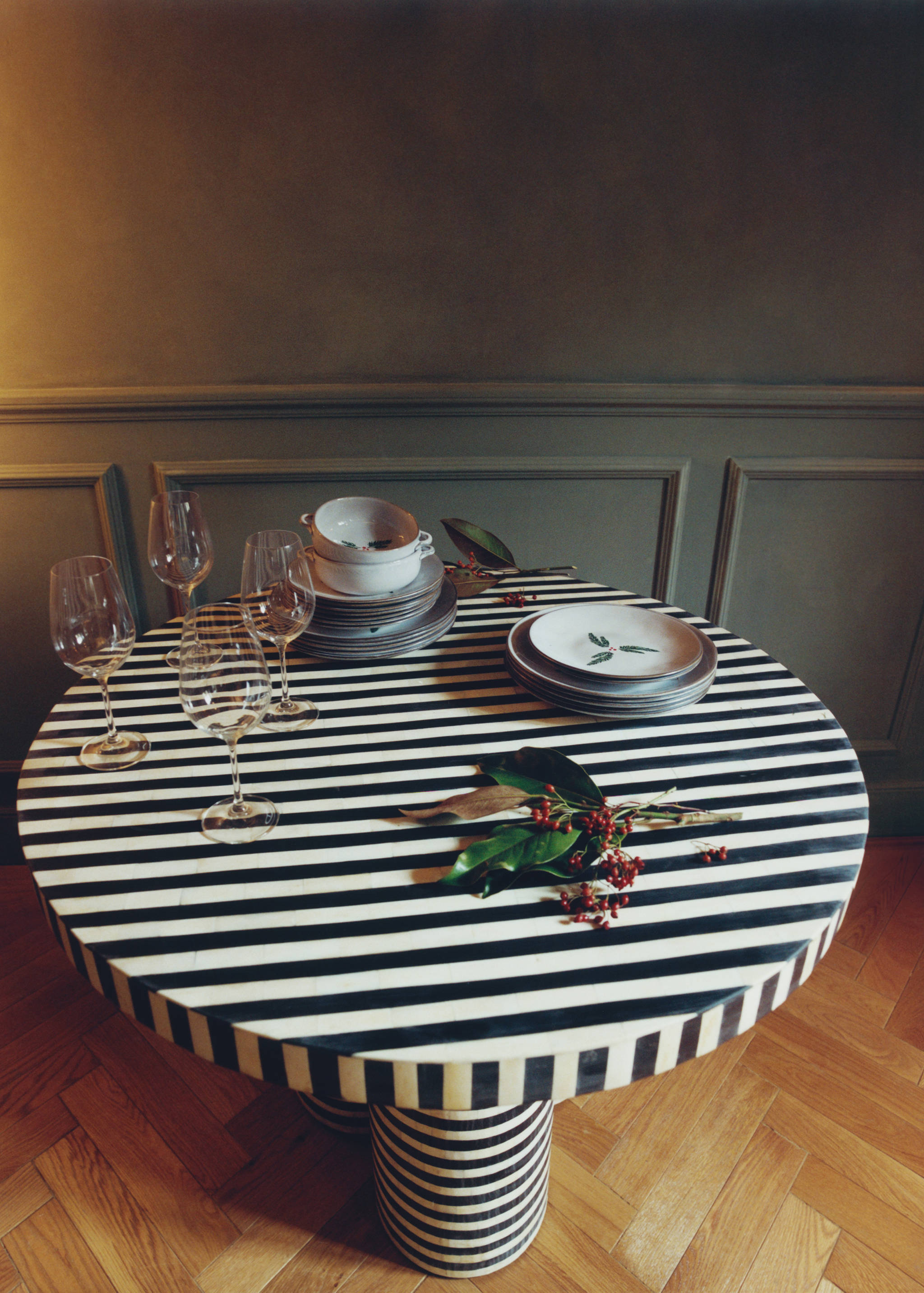 Stoneware dessert plate with contrast rim - Details of the article 6