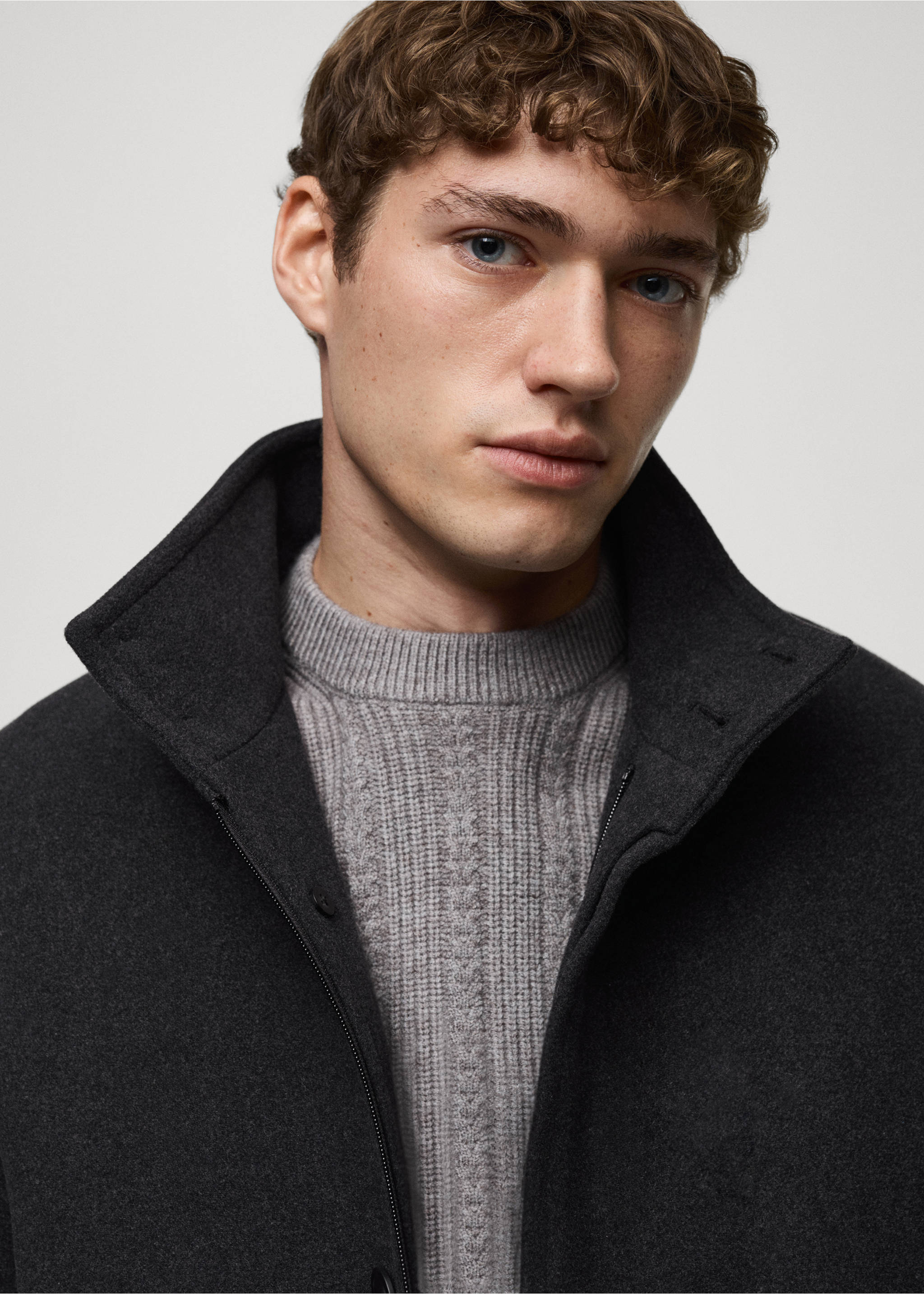 Quilted wool inner coat - Details of the article 1, Charcoal. Ref: 87020580-00.