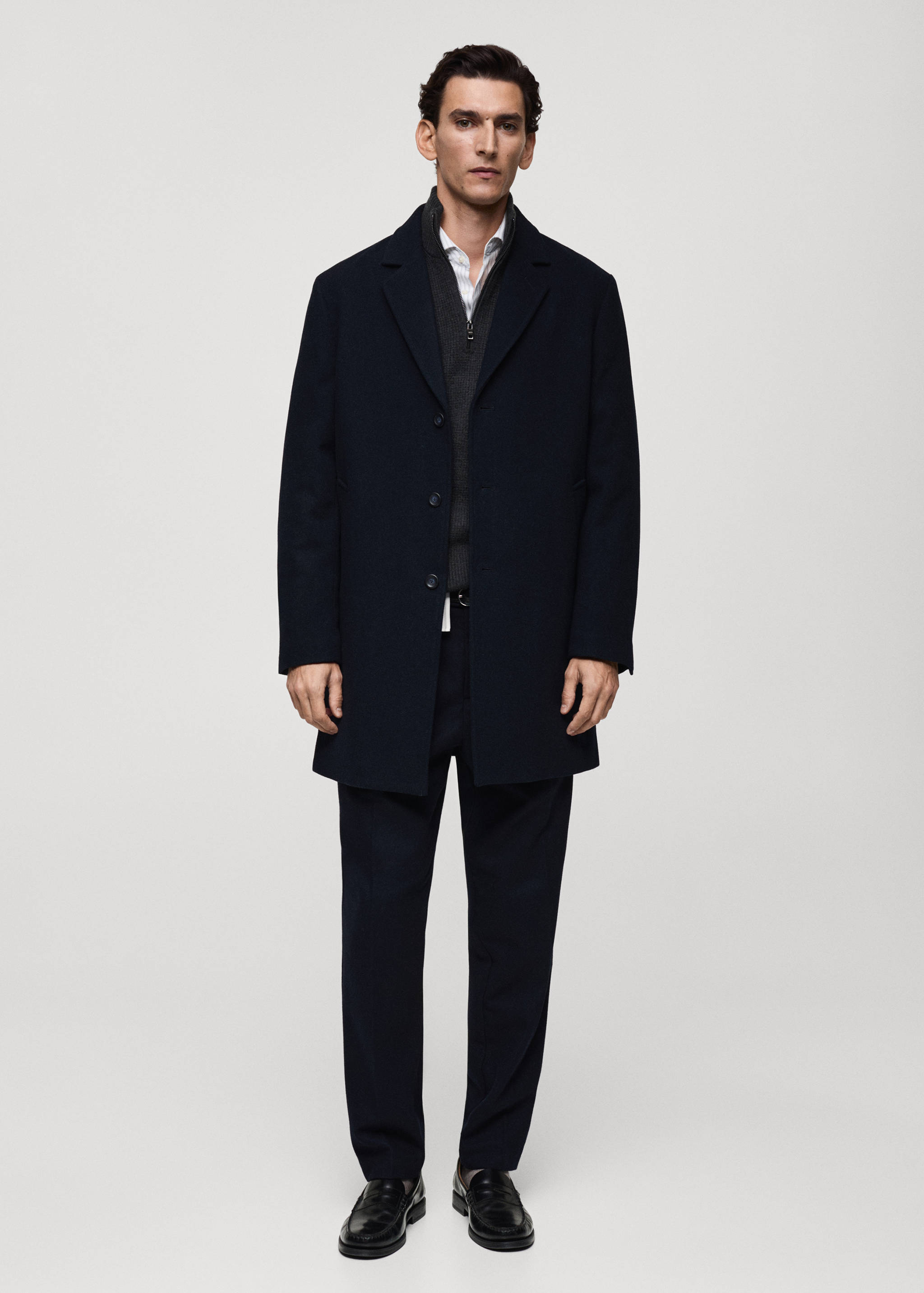 Casaco de lã com interior acolchoado - Plano geral