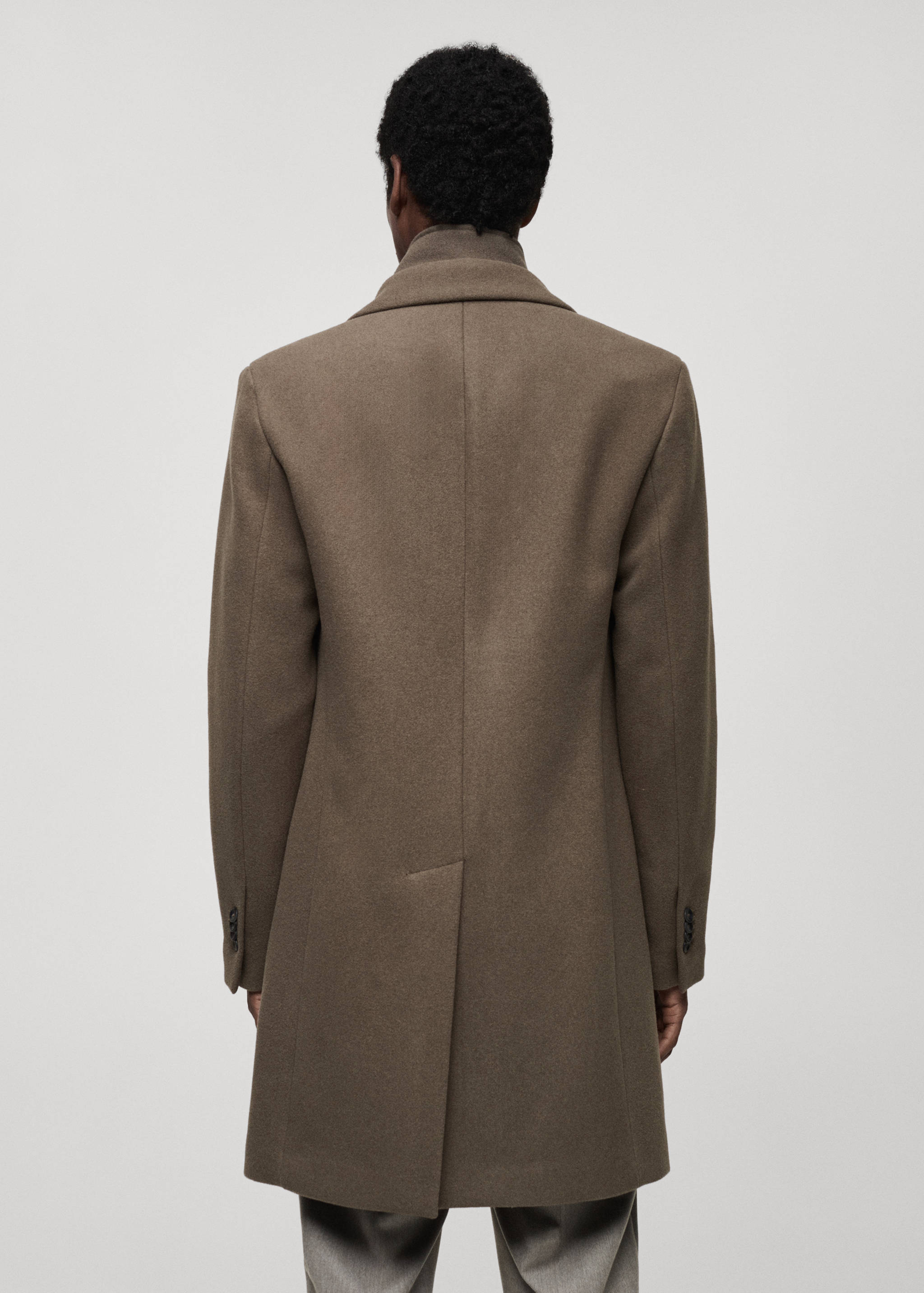 Detachable hood wool coat - Reverse of the article