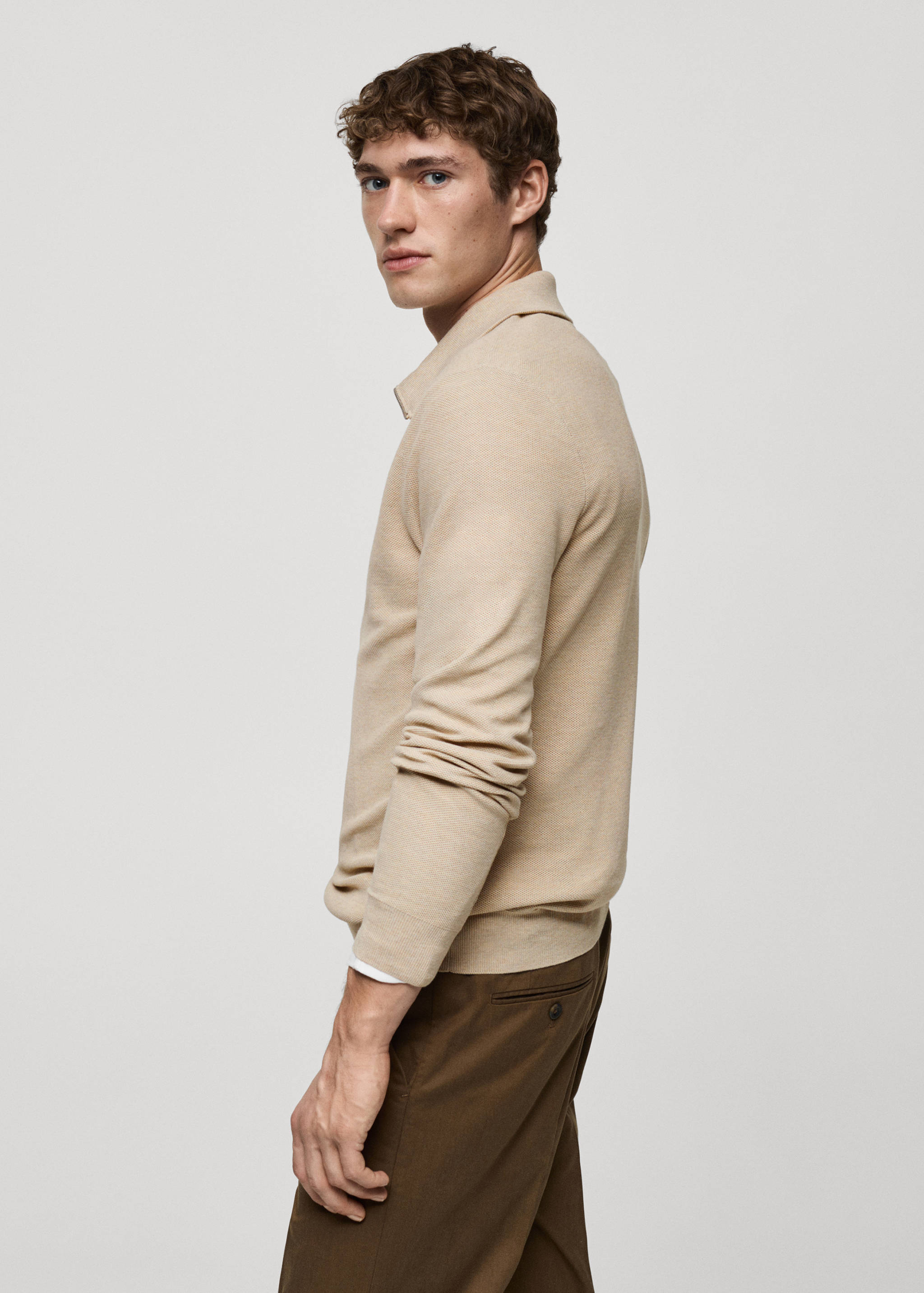 Microstructure sweater with zipper collar - Details of the article 2