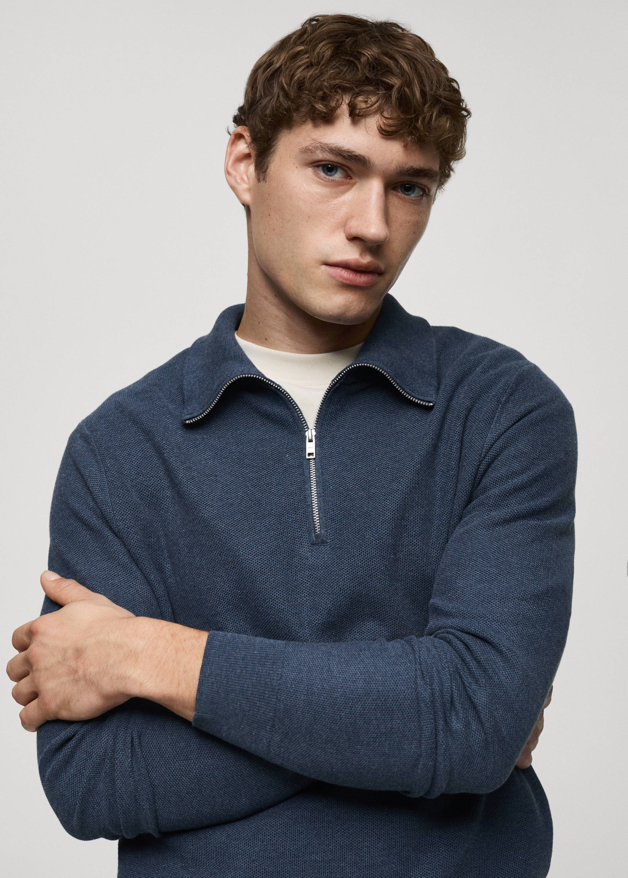 Microstructure sweater with zipper collar - Details of the article 1