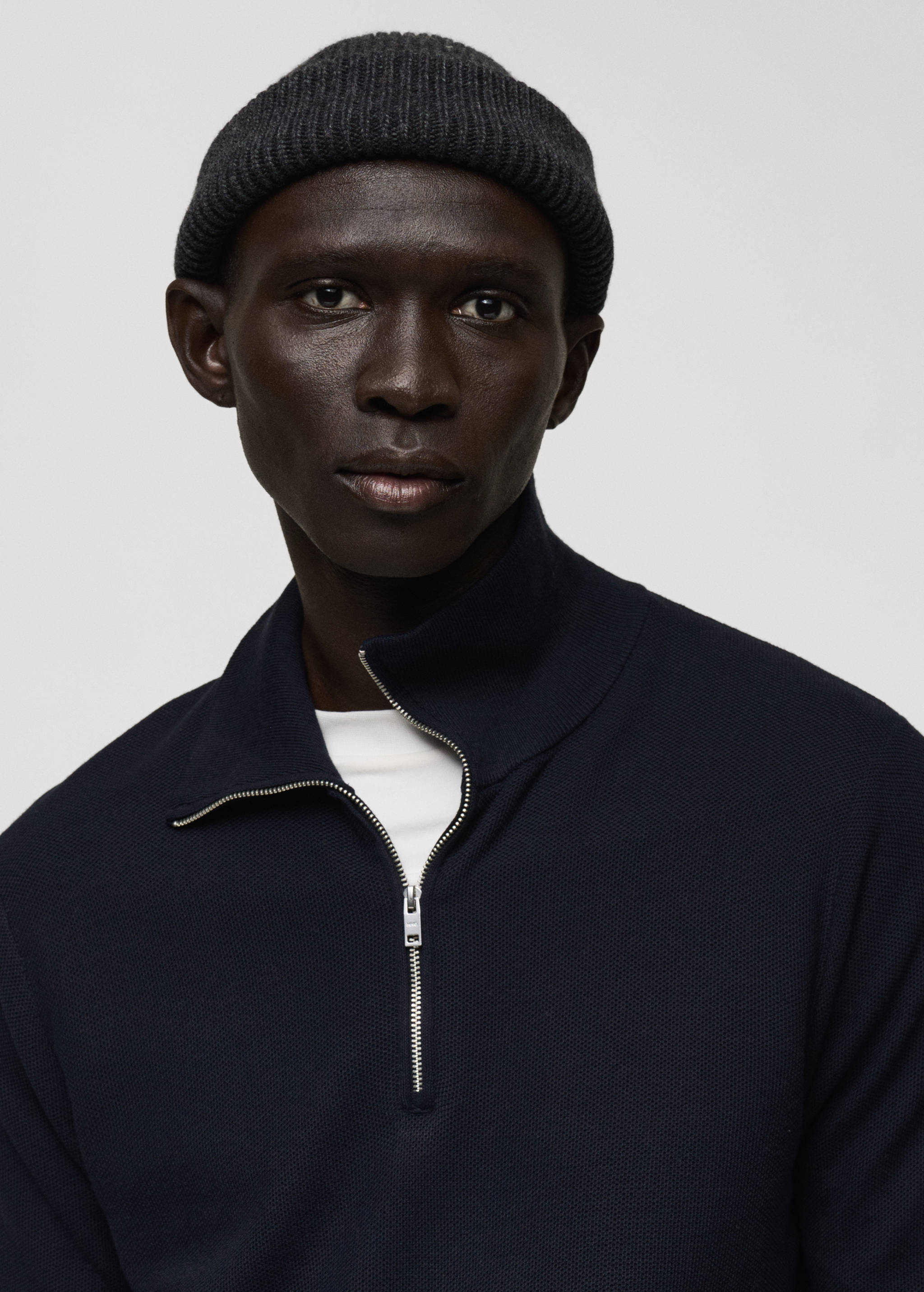 Microstructure sweater with zipper collar - Details of the article 1