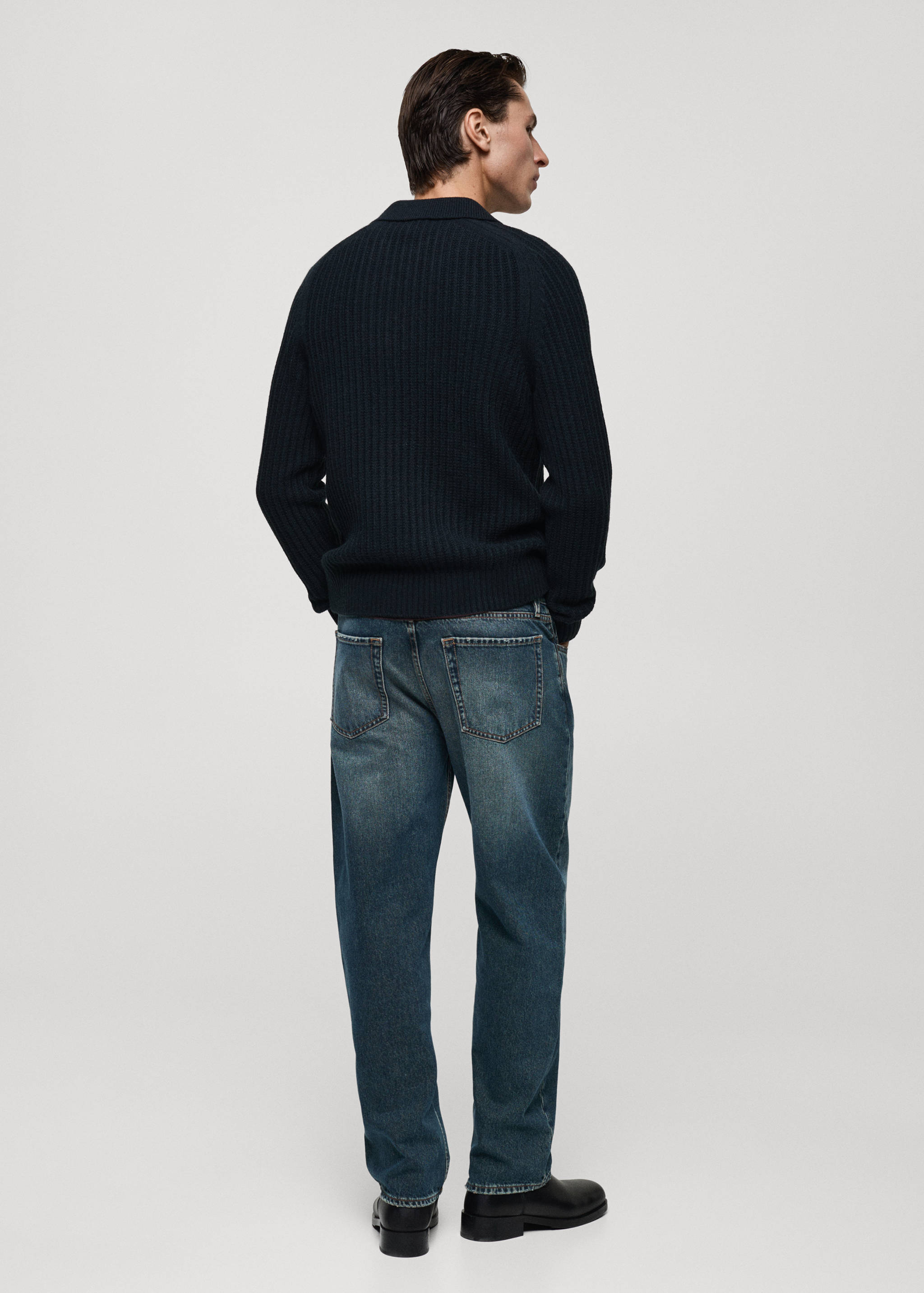 Gerippter Pullover mit Polo-Kragen - Rückseite des Artikels