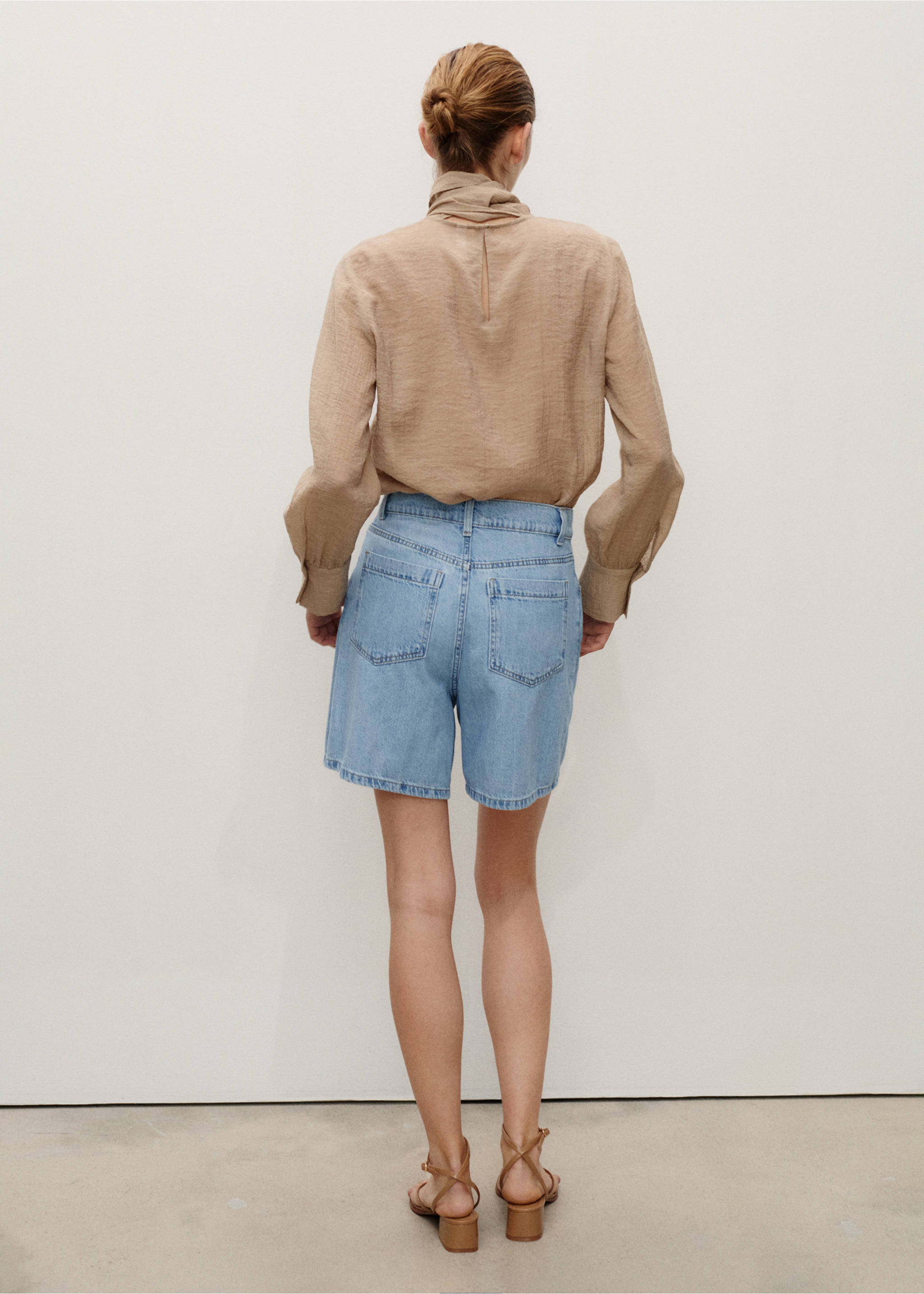 High-waist denim shorts with pleats - Reverse of the article, Medium Blue. Ref: 87020606-00.