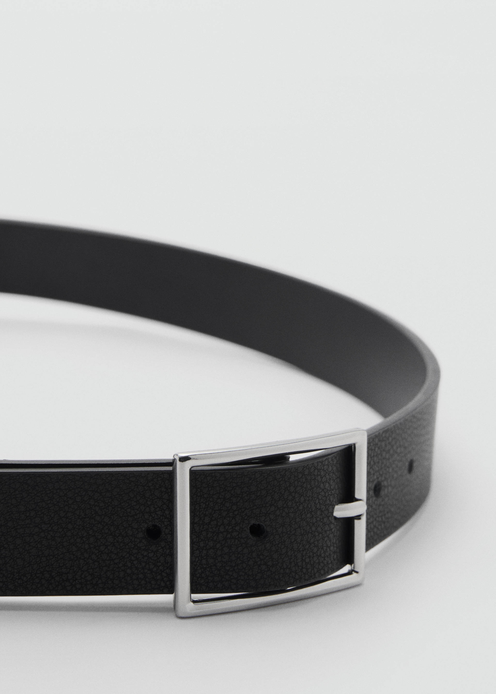 Pebbled leather belt - Details of the article 1