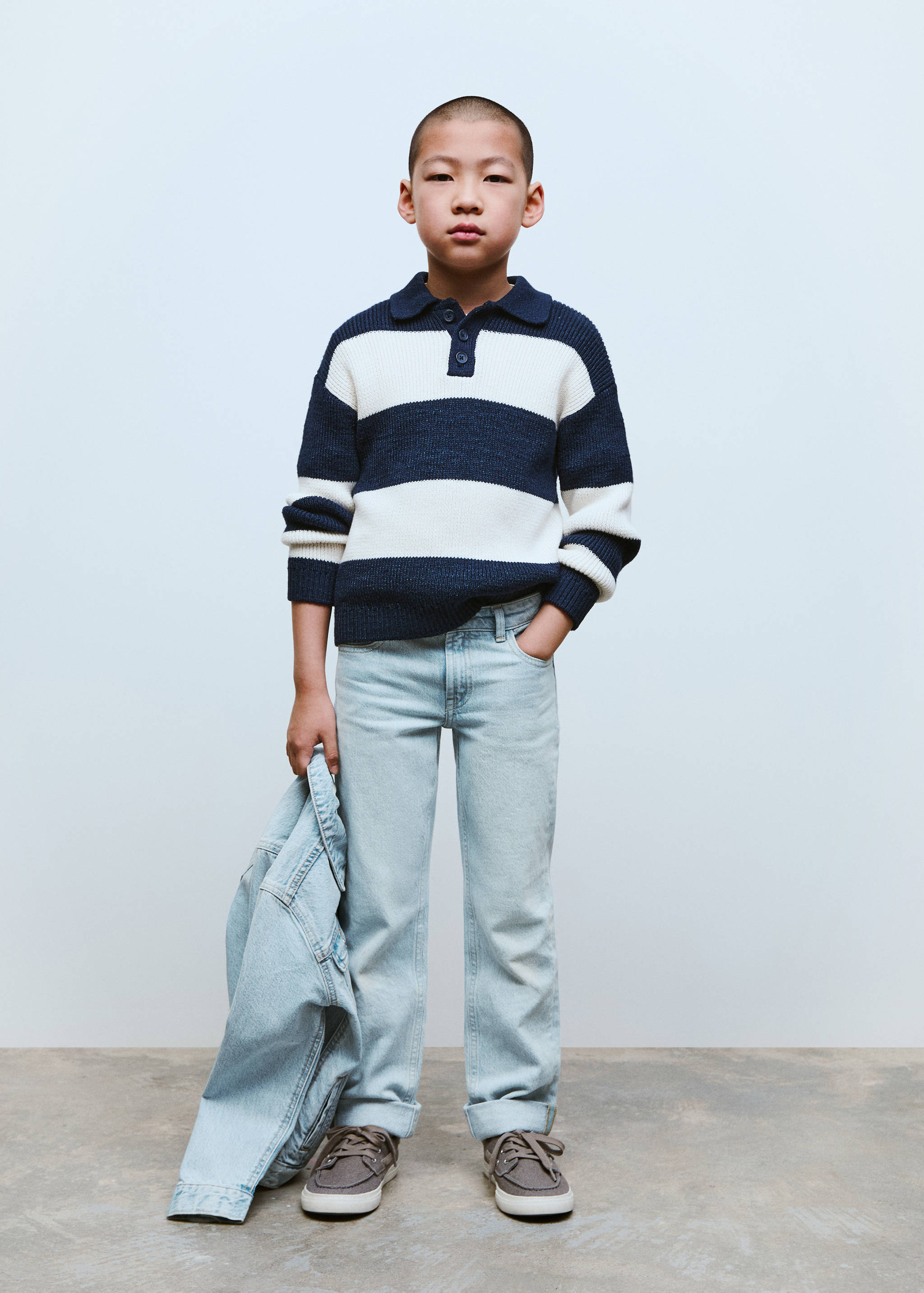 Straight jeans with turn-up - General plane