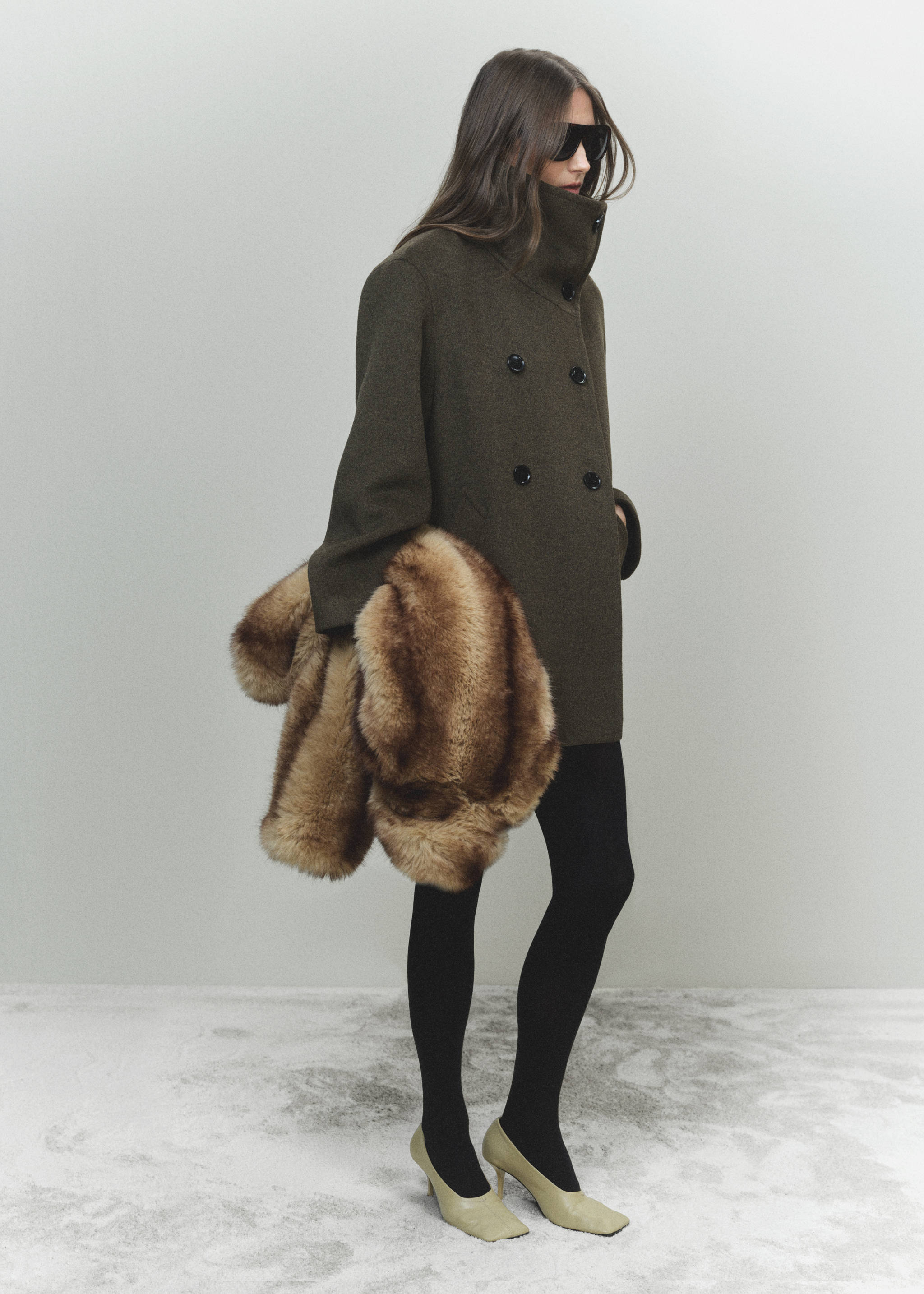 Midi wool coat with wraparound collar - Details of the article 6