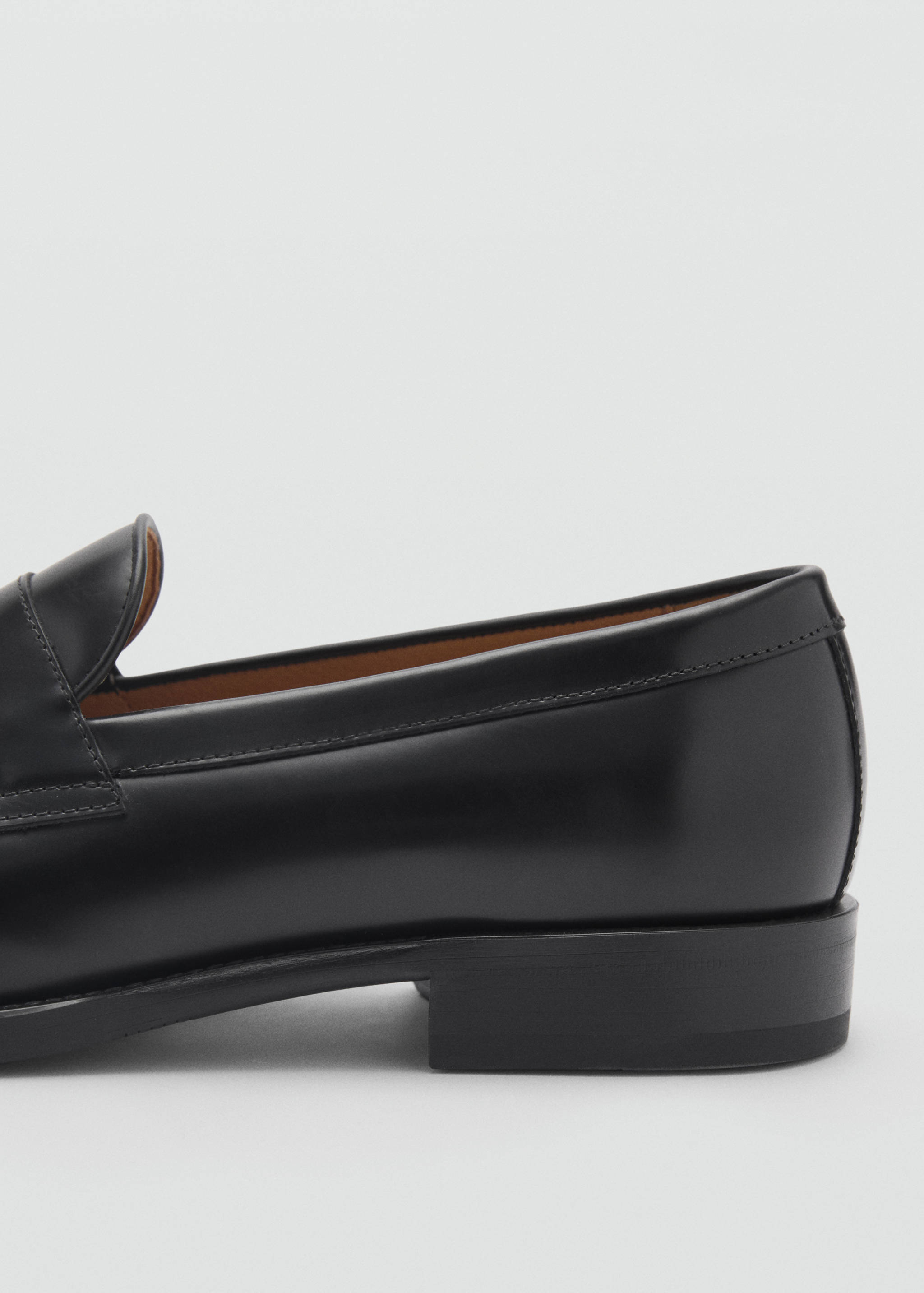 Mocassins cuir détail en forme de masque - Détail de l'article 1