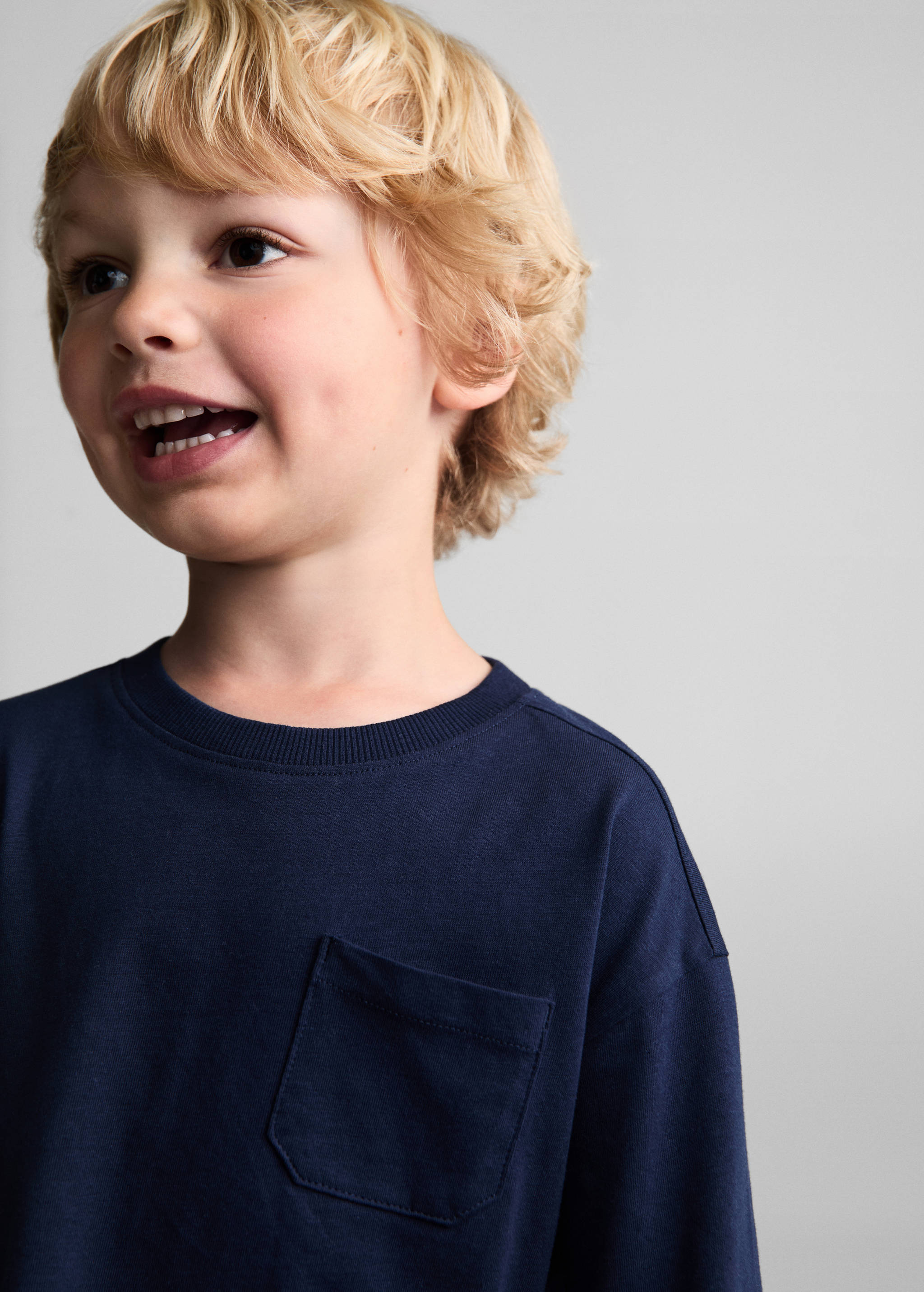 Camiseta bolsillo parche - Detalle del artículo 1