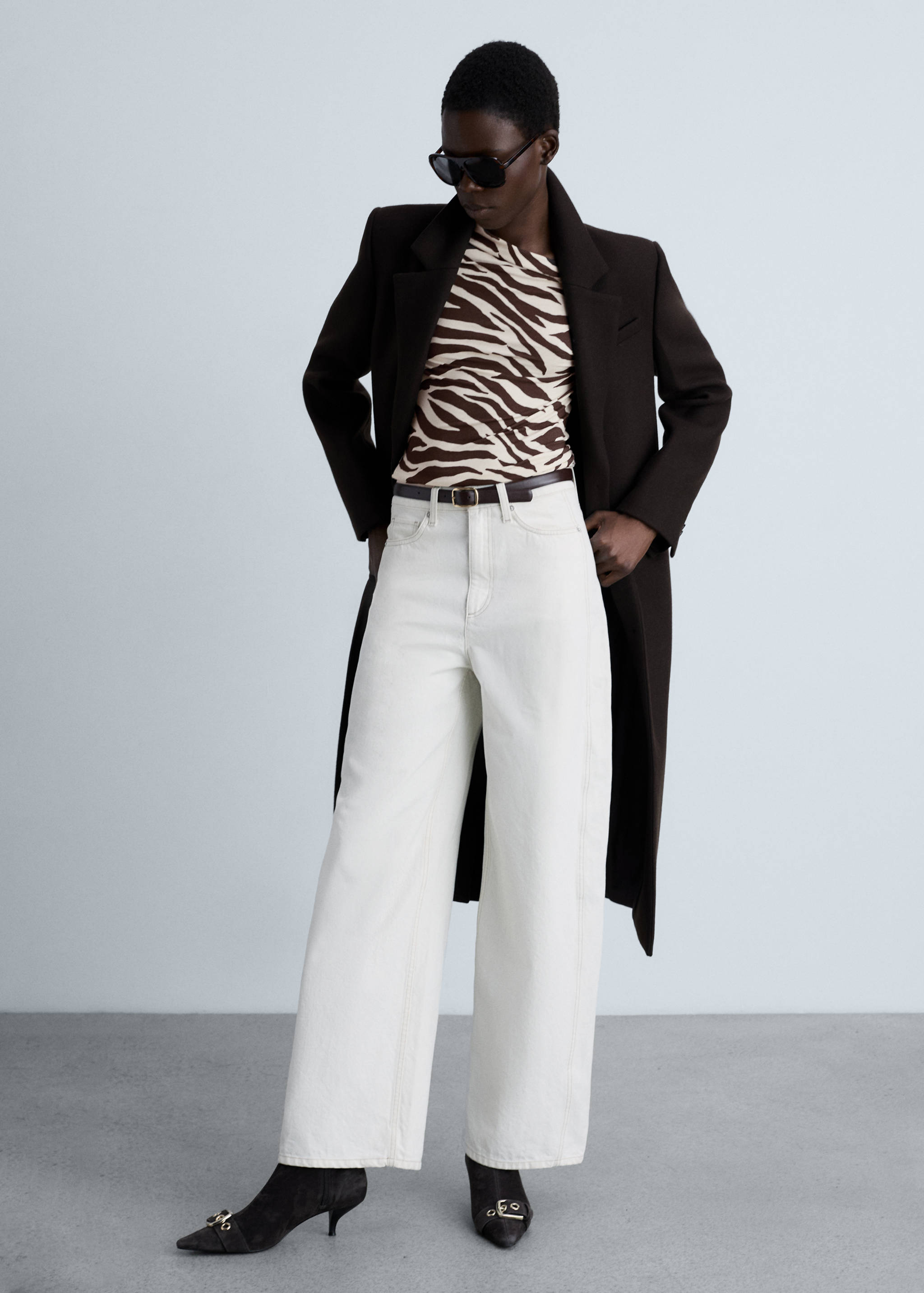 Camiseta cebra cuello asimétrico - Plano general