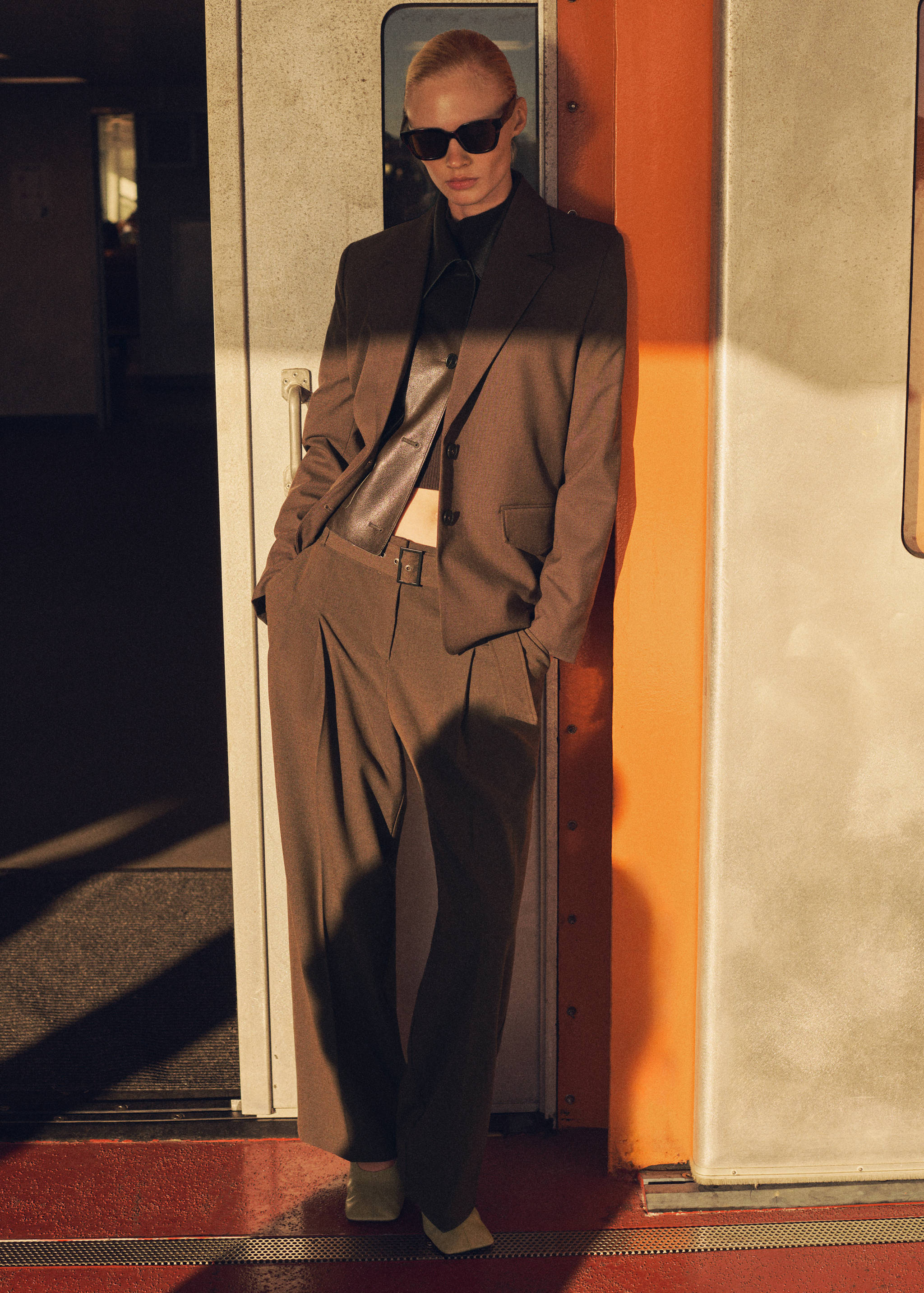 Belt suit trousers - Details of the article 7