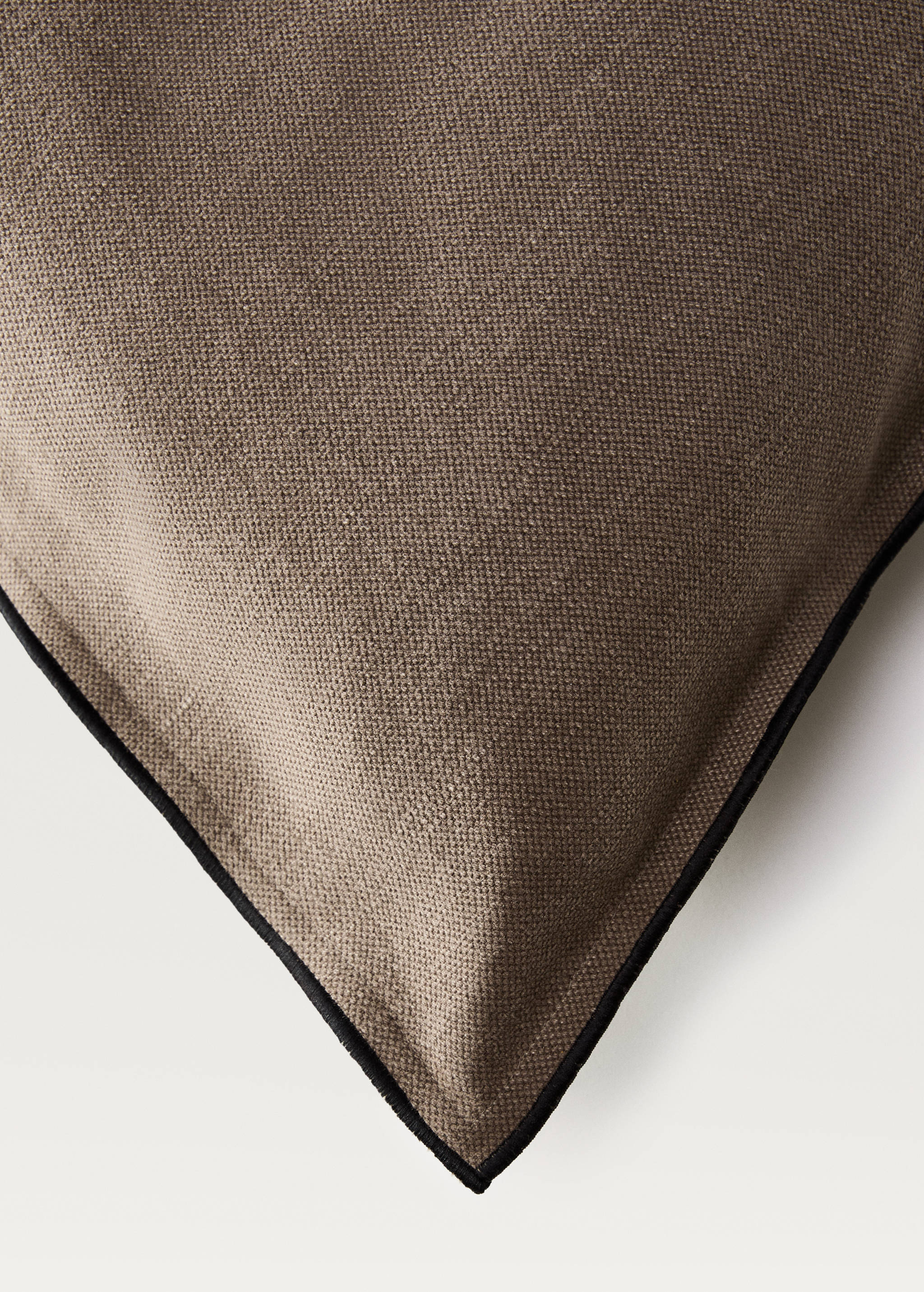 Cotton-linen cushion cover with overlock 50x50 cm - Details of the article 2