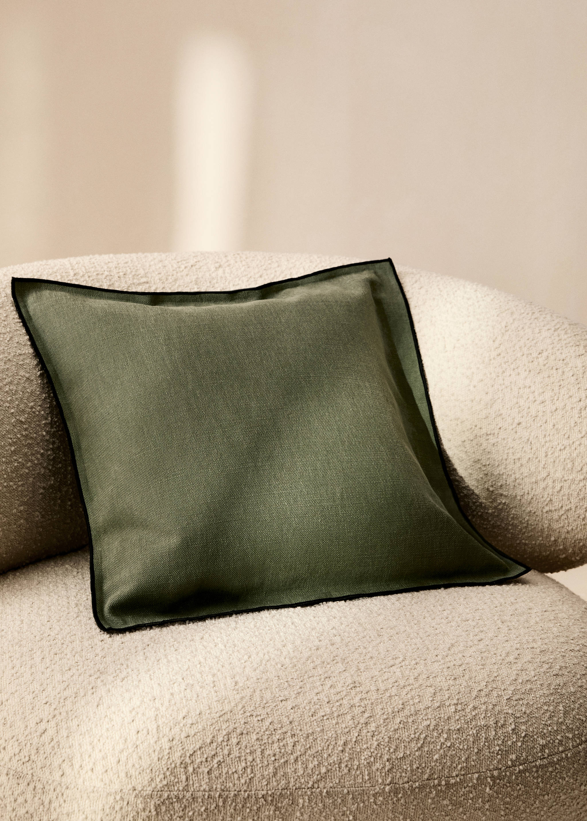 Cotton-linen cushion cover with overlock 50x50 cm - General plane