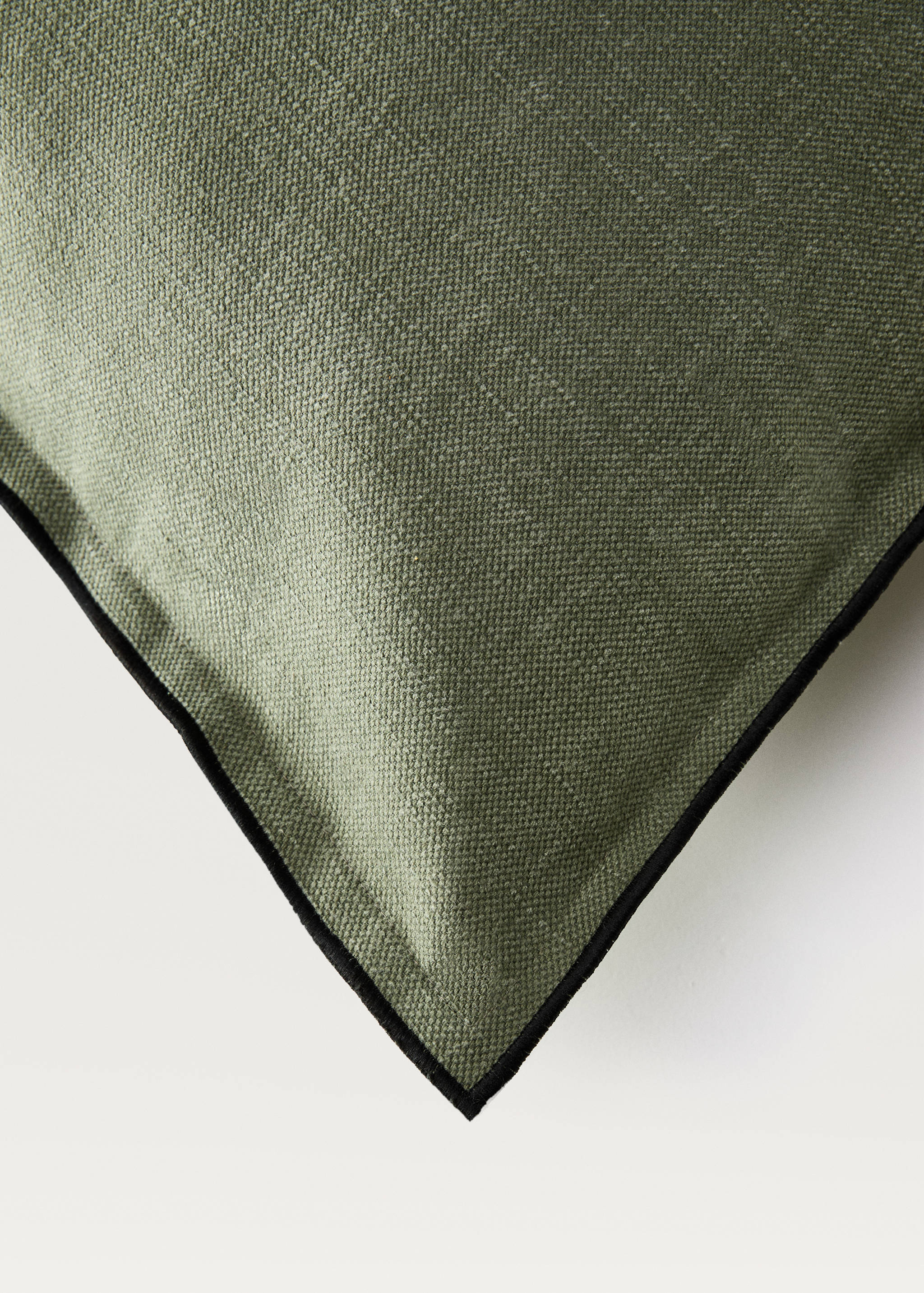 Cotton-linen cushion cover with overlock 50x50 cm - Details of the article 2