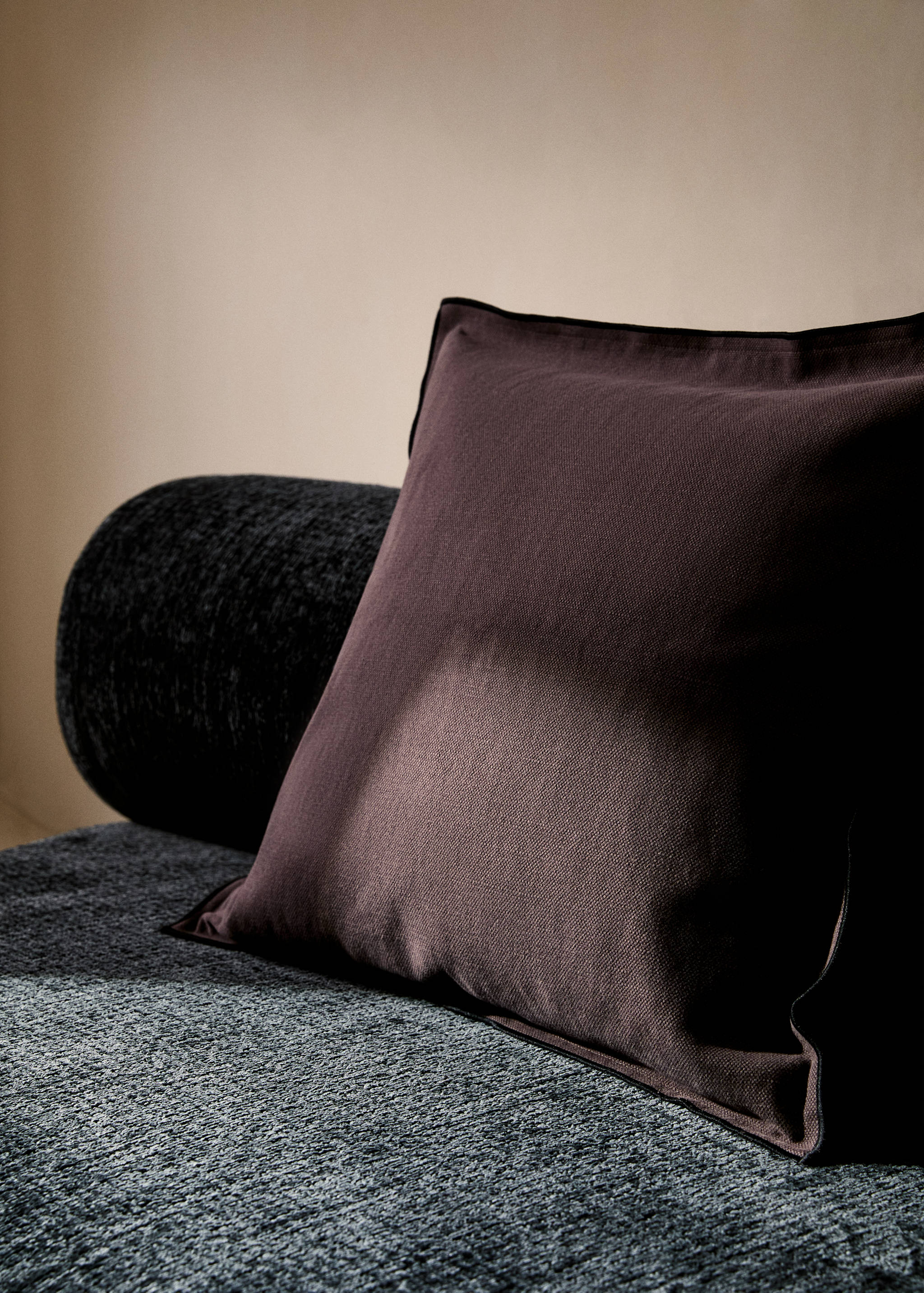 Cotton-linen cushion cover with overlock 50x50 cm - General plane