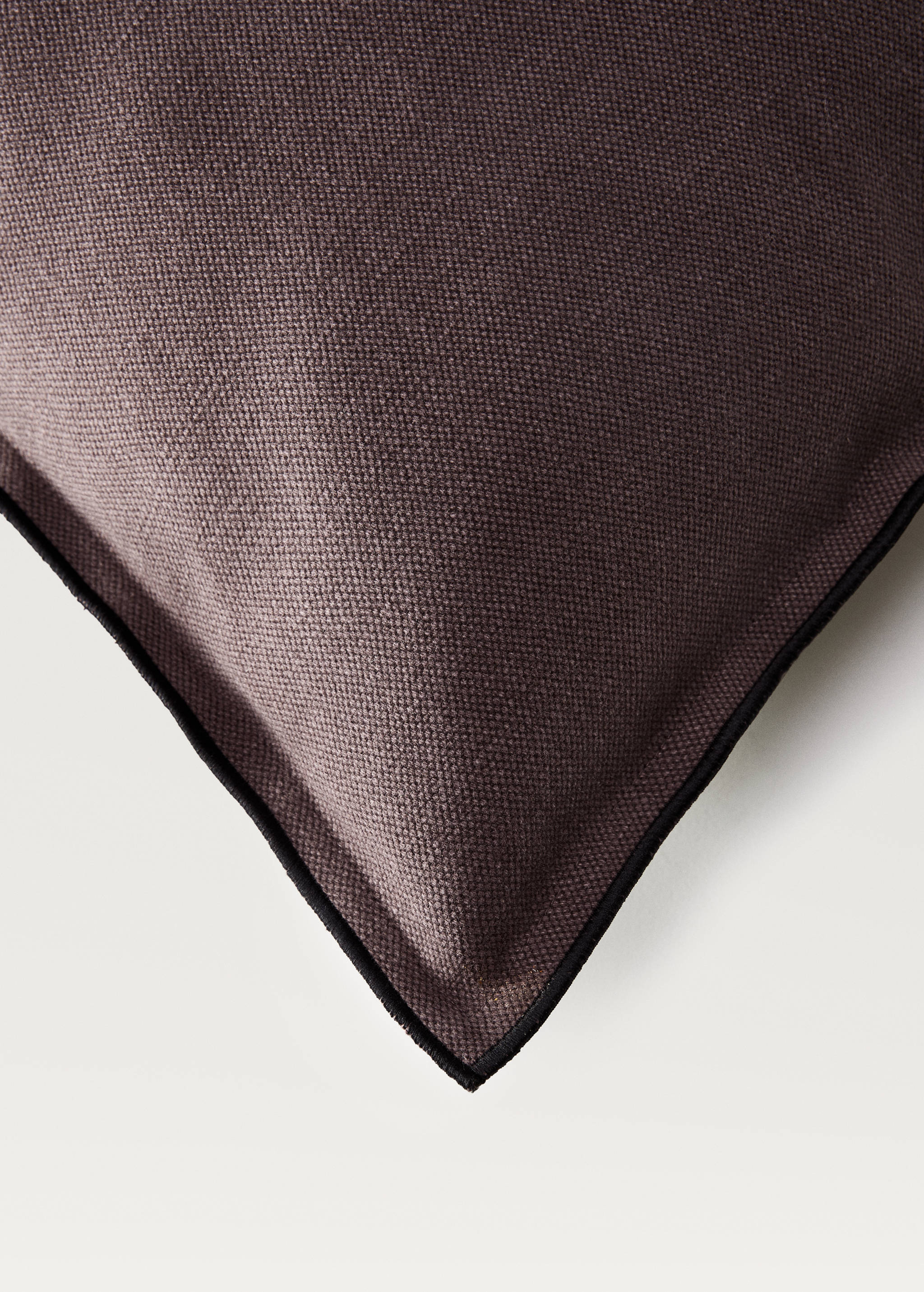 Cotton-linen cushion cover with overlock 50x50 cm - Details of the article 2