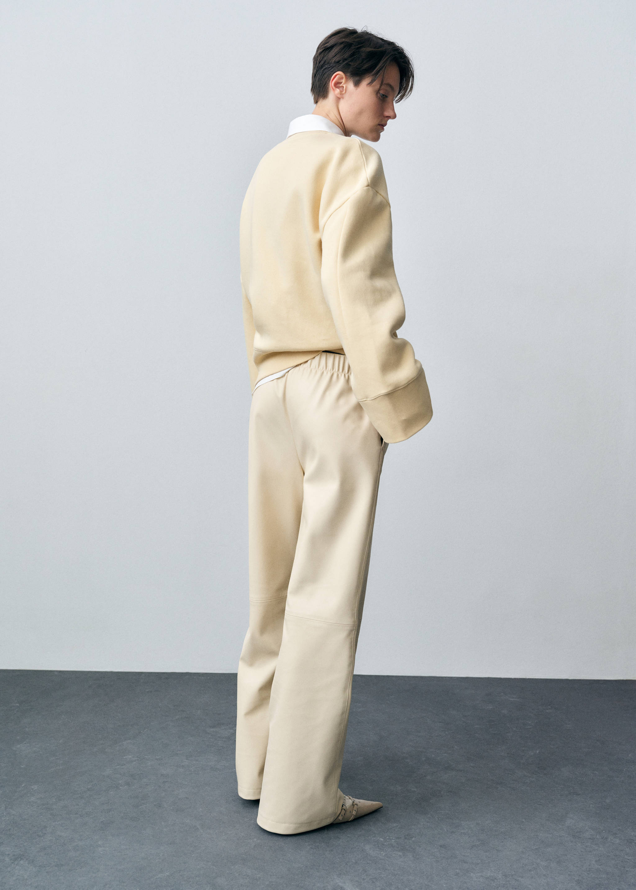 Pantalón wideleg efecto piel - Reverso del artículo