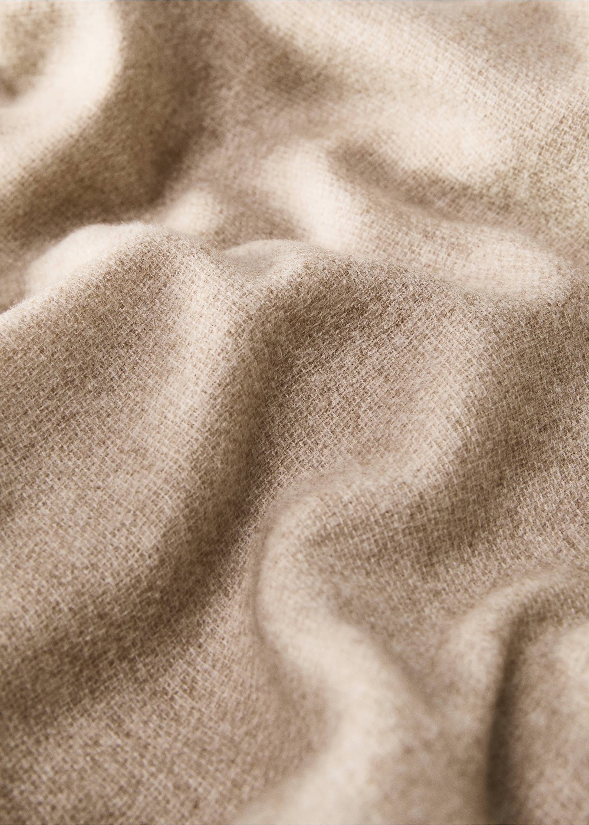 Soft melange blanket - Details of the article 2, Sand. Ref: 87022897-00.