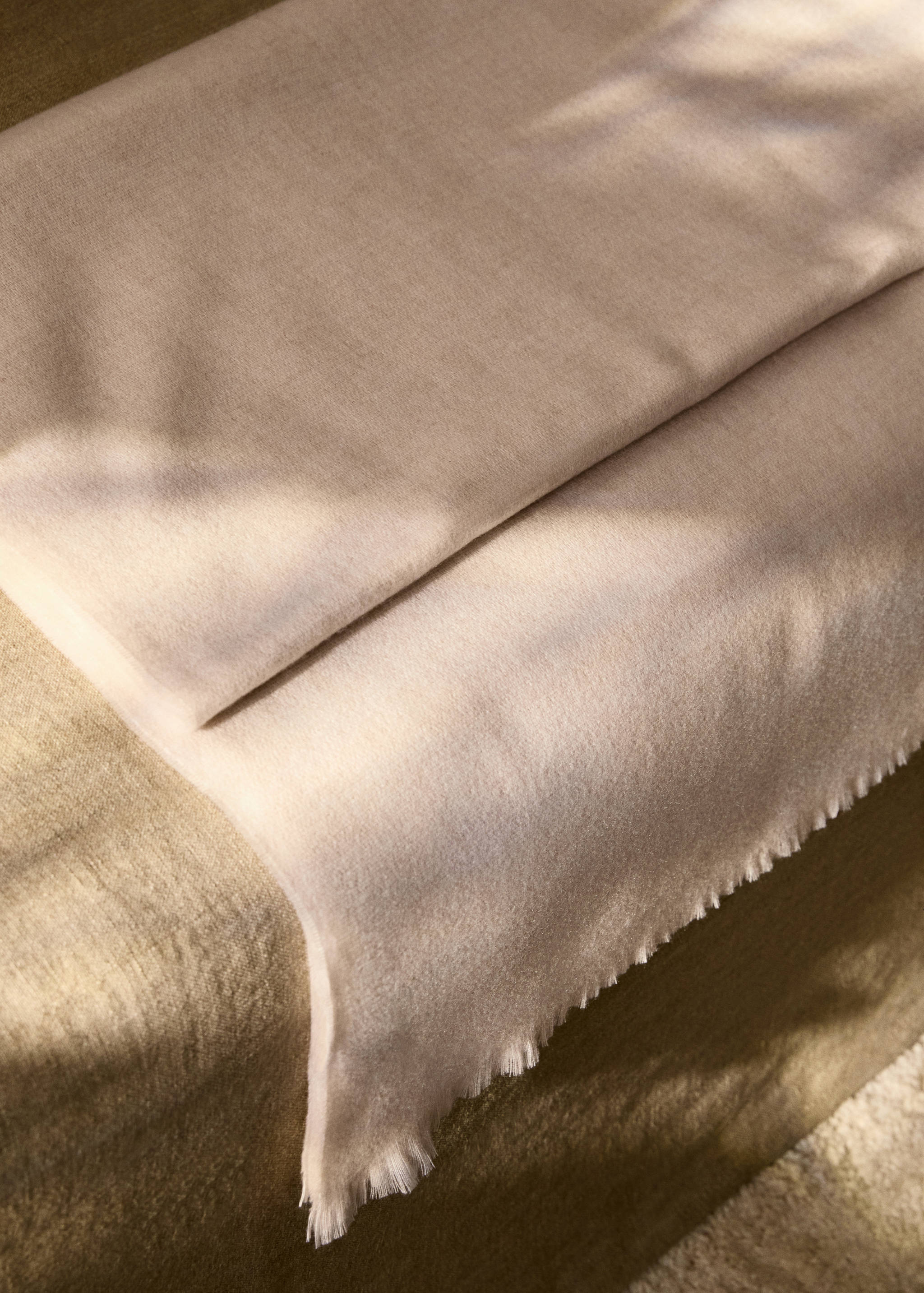 Soft melange blanket - General plane