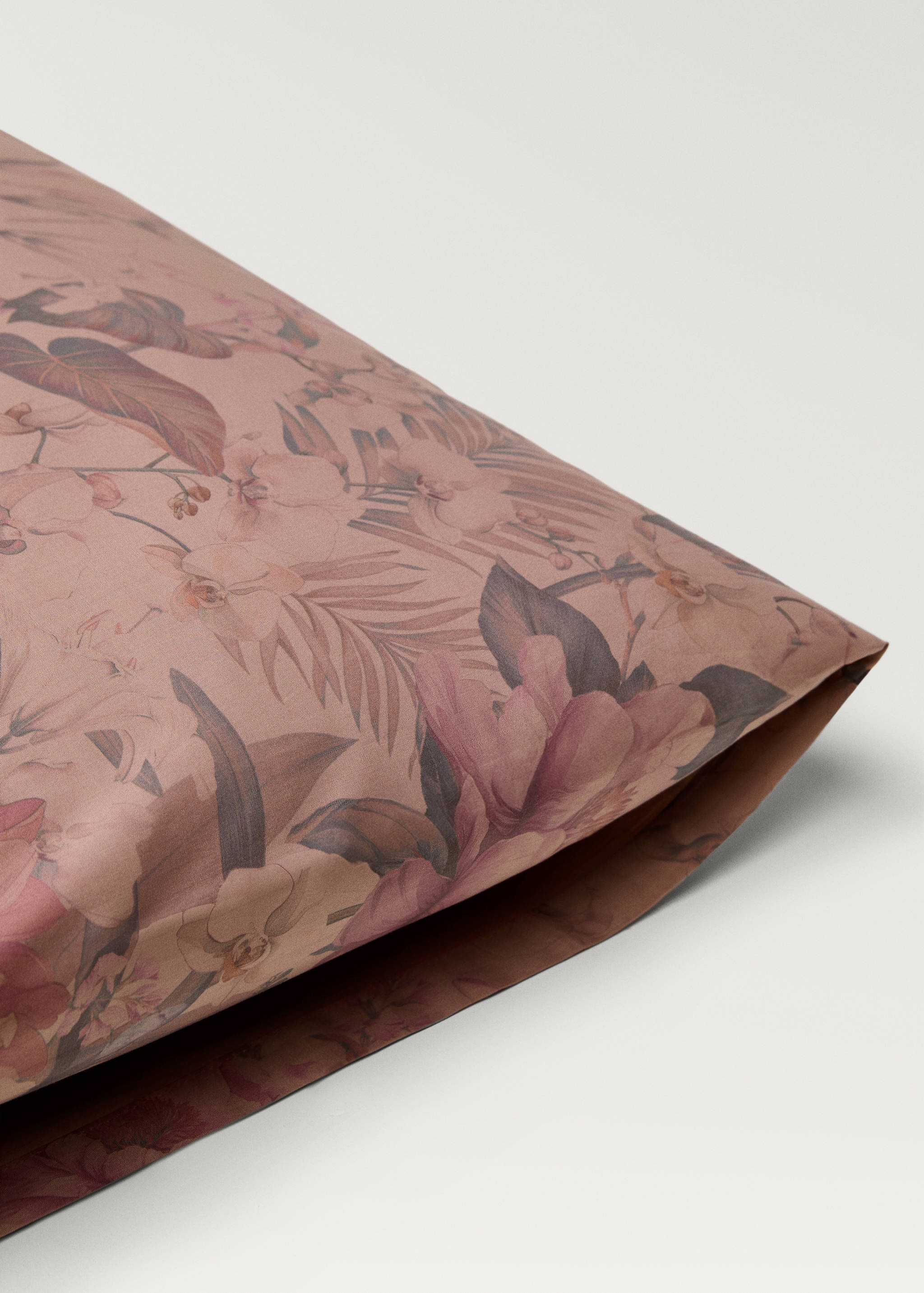 İki adet çok renkli çiçek desenli perkal pamuklu yastık kılıfı 50x75 cm - Ürün detayı 2