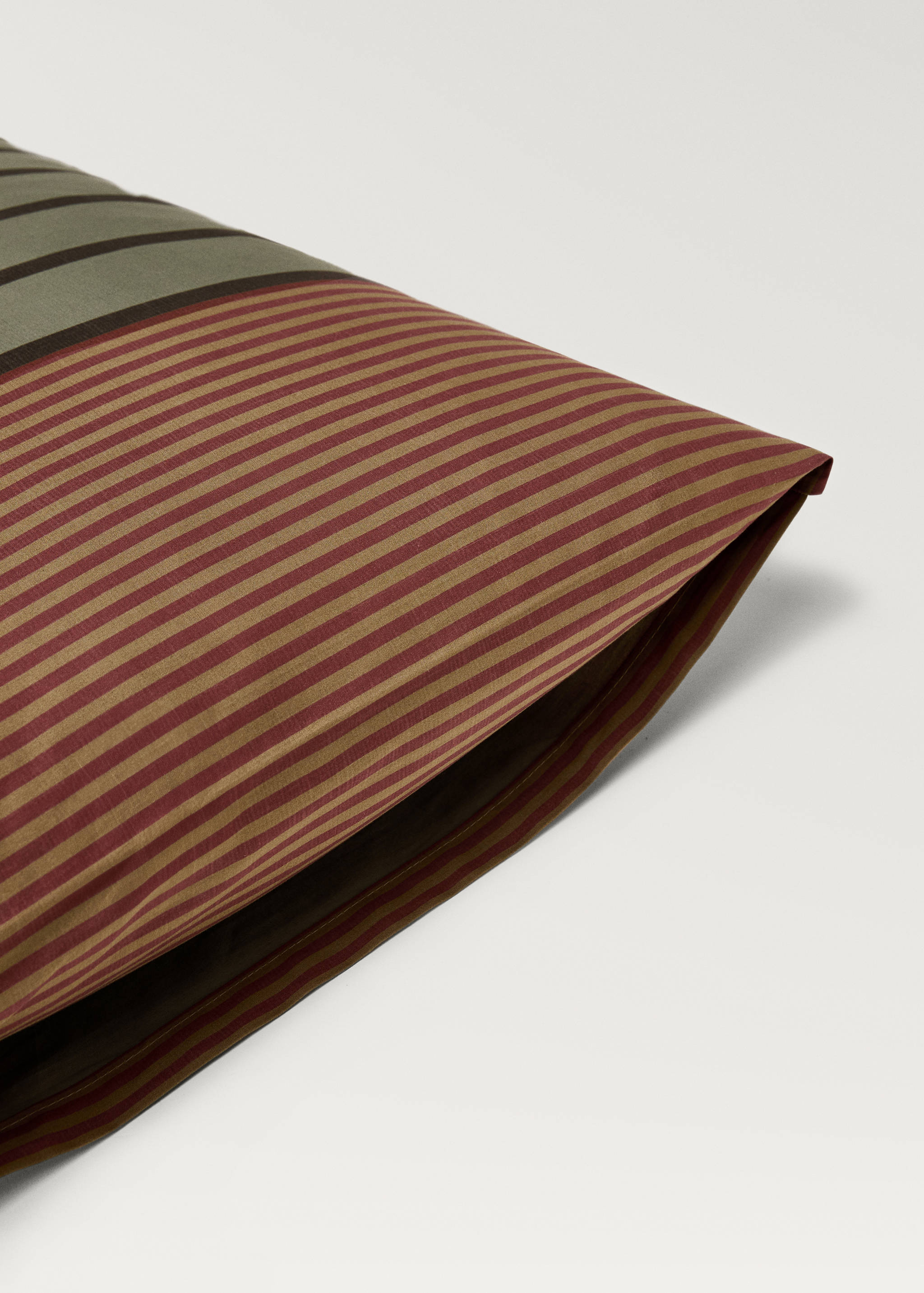 İki adet çizgili perkal pamuklu yastık kılıfı 50x75 cm - Ürün detayı 3