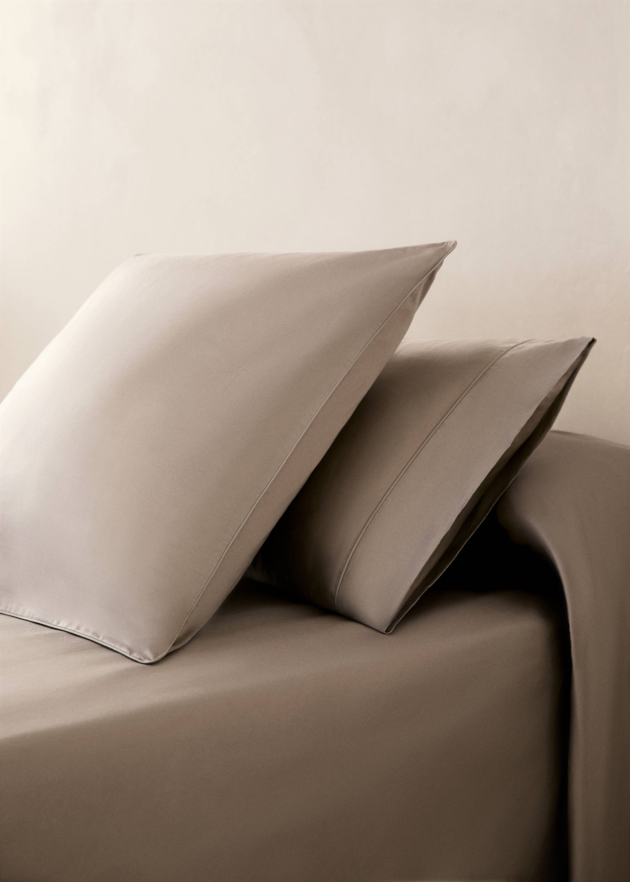 600-thread count satin cotton pillowcase, 45x110 cm - General plane