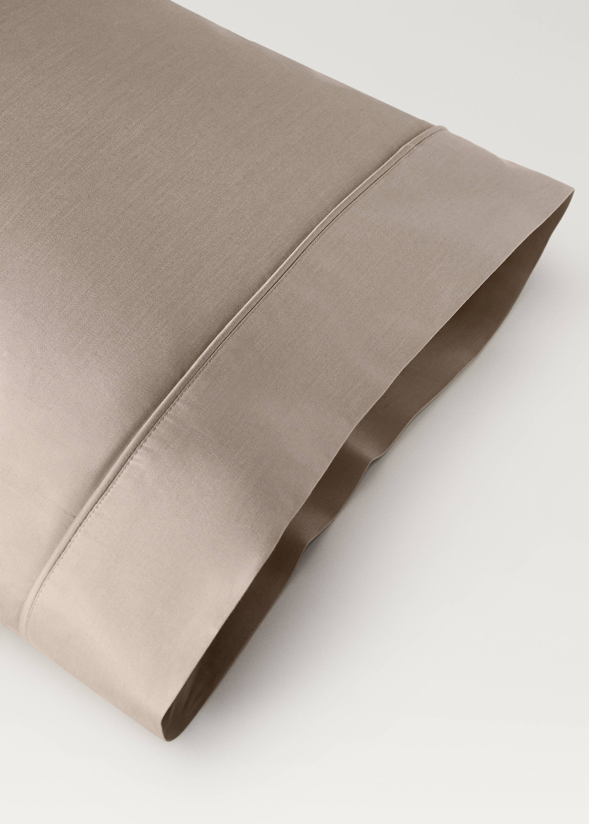 600-thread count satin cotton pillowcase, 45x110 cm - Details of the article 1