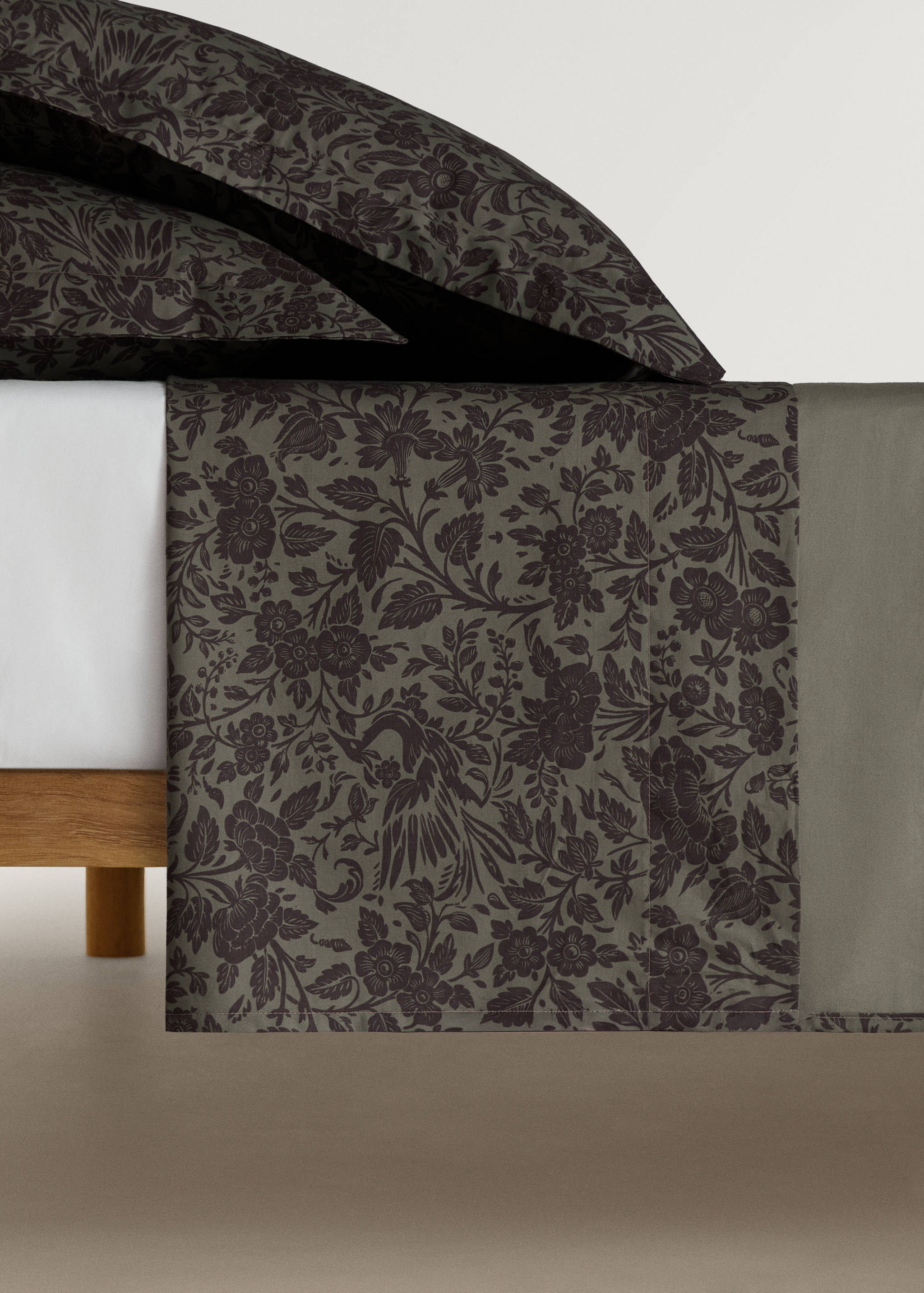 Cotton percale printed two-tone floral top sheet for 90 cm bed - Article without model
