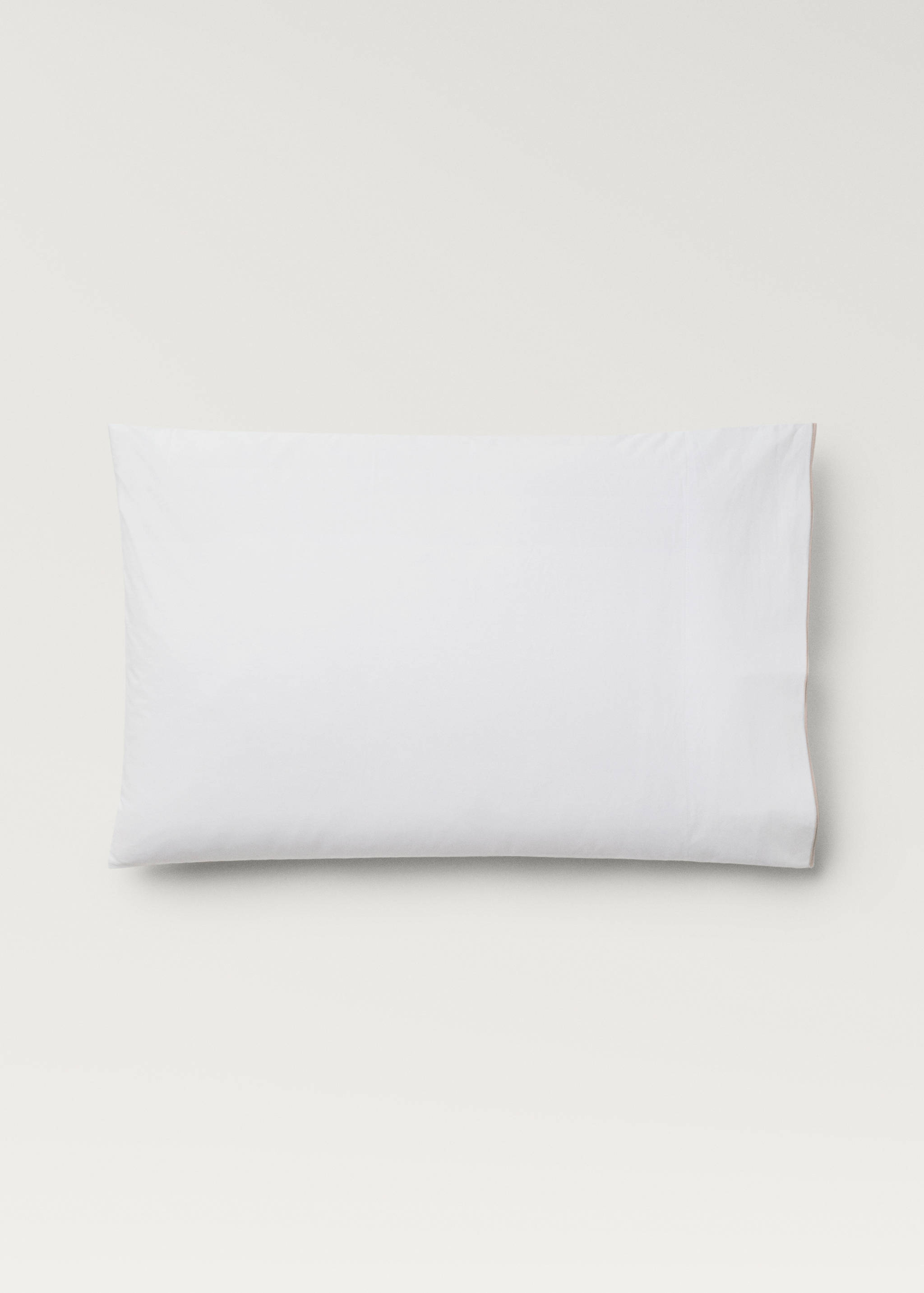 Dwie poszewki na poduszkę z bawełnianego perkalu z podwójnym owerlokowym brzegiem 50 x 75 cm - Artykuł bez modela/modelki