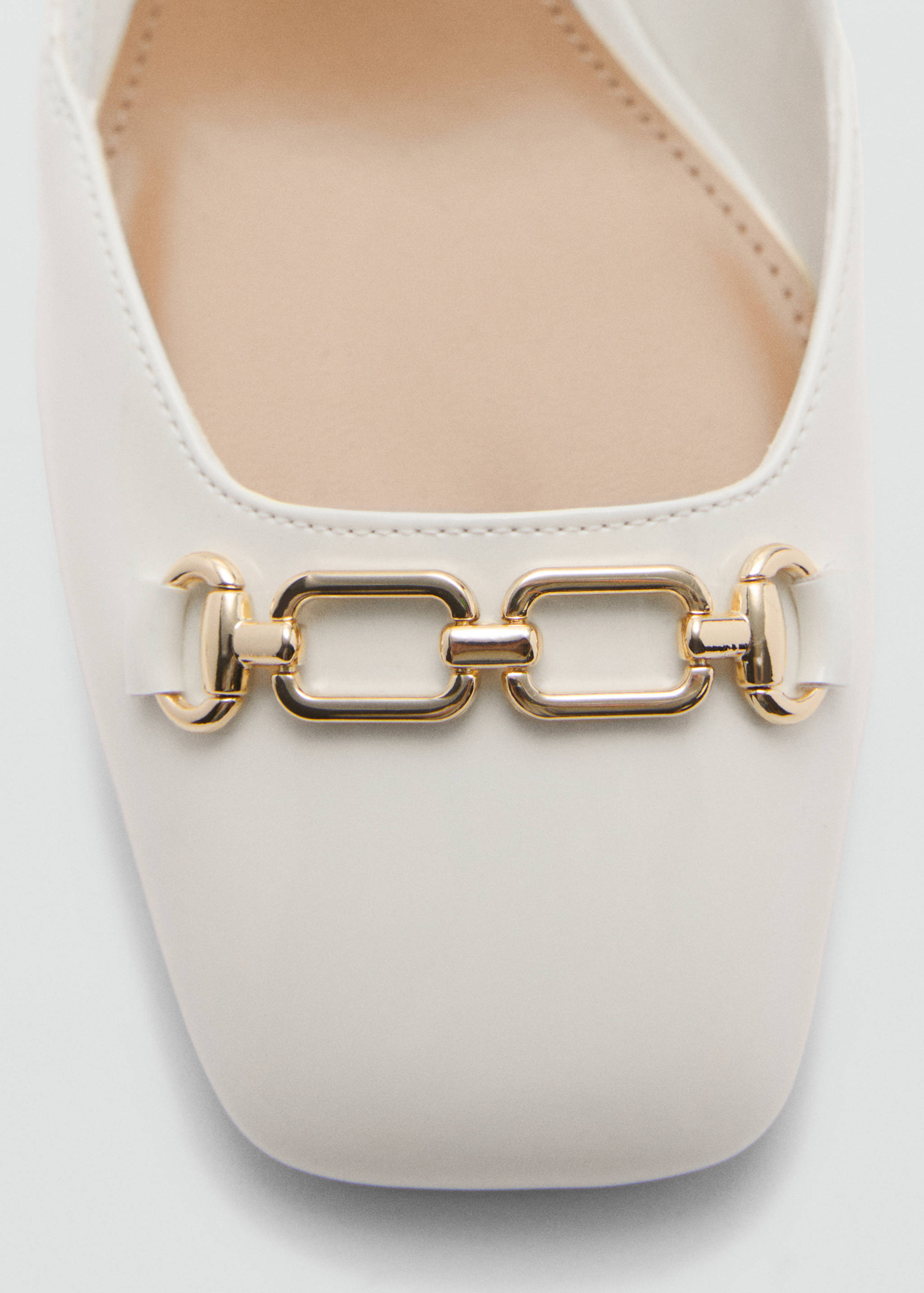 Heeled shoes with link detail - Details of the article 2