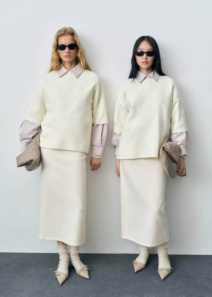 Short-sleeved fine-knit sweater — White