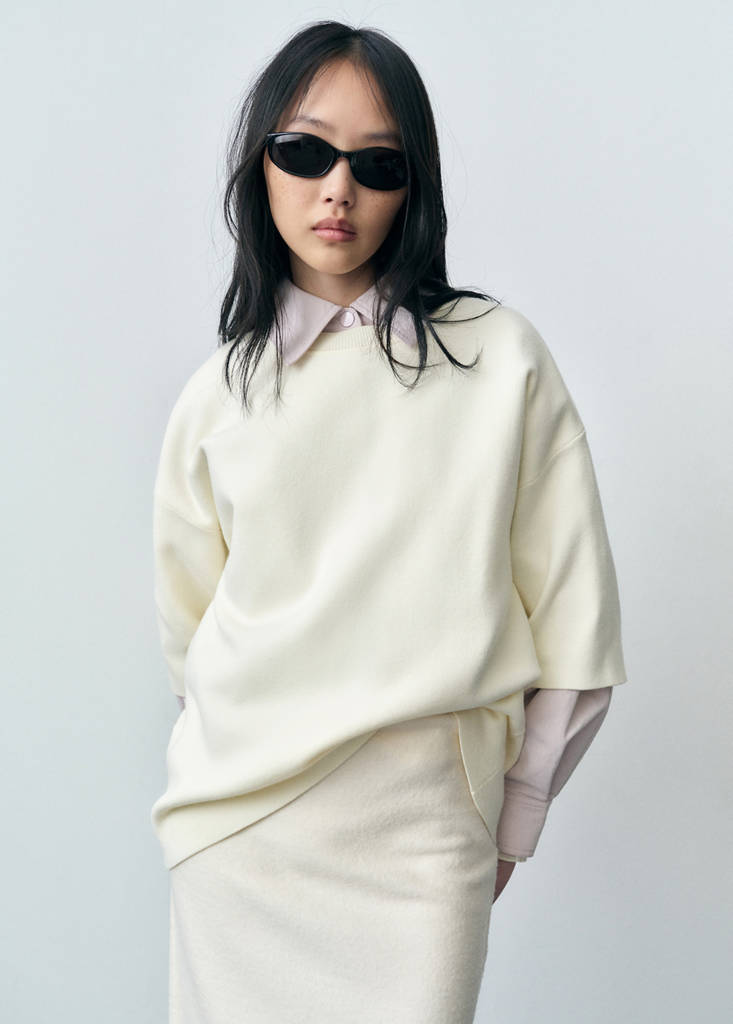 Short-sleeved fine-knit sweater — White