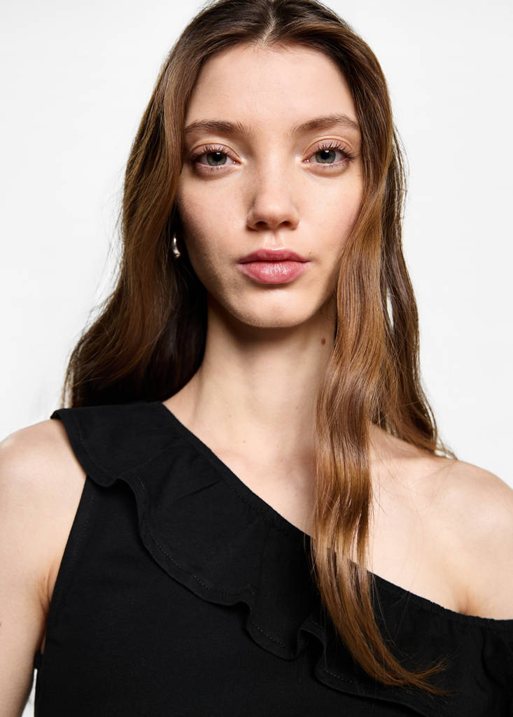 Ruffled asymmetric T-shirt — Black