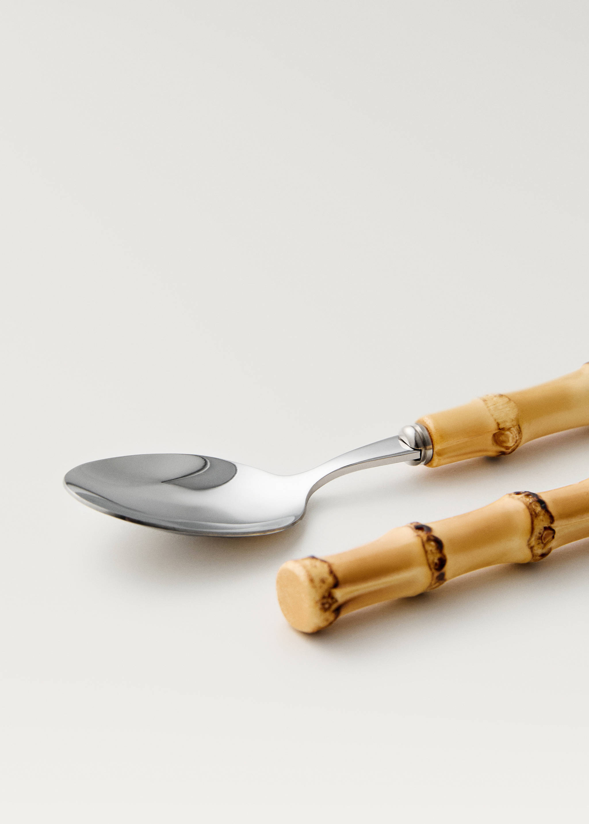 Set of 4 dessert spoons with bamboo handle - Details of the article 1