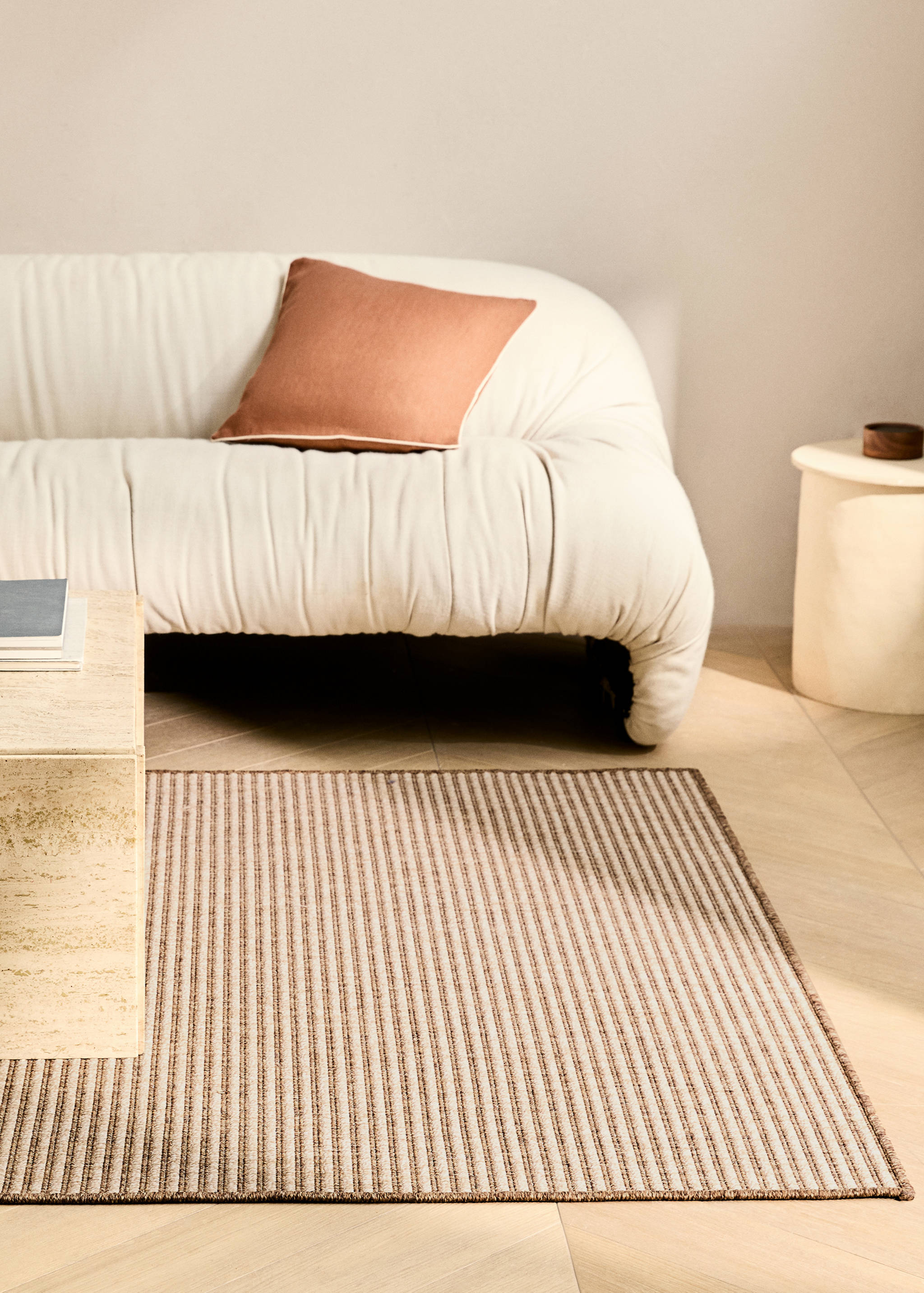 Tapis en polypropylène rayé grand - Plan général