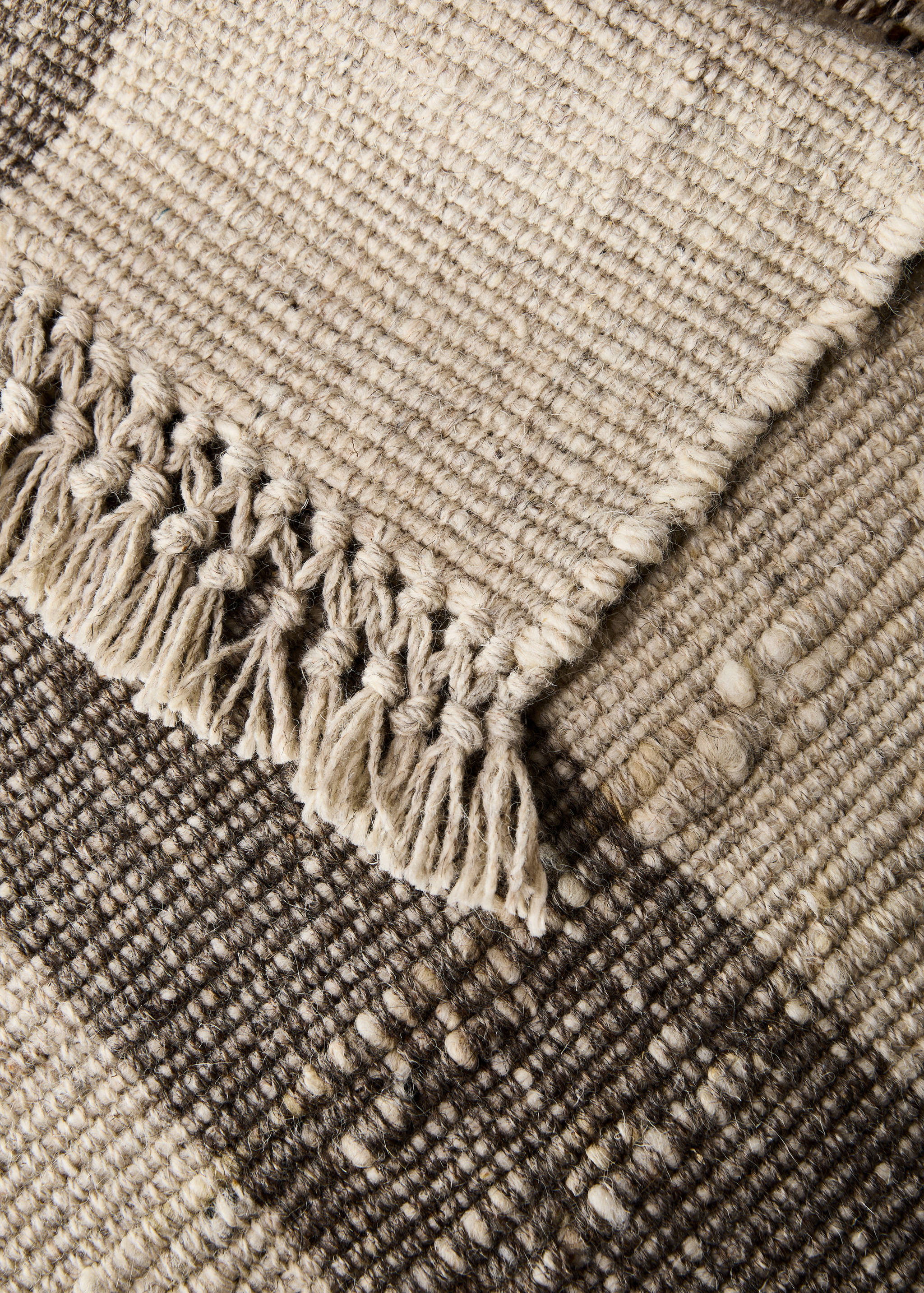 Wool fabric check rug - Details of the article 2