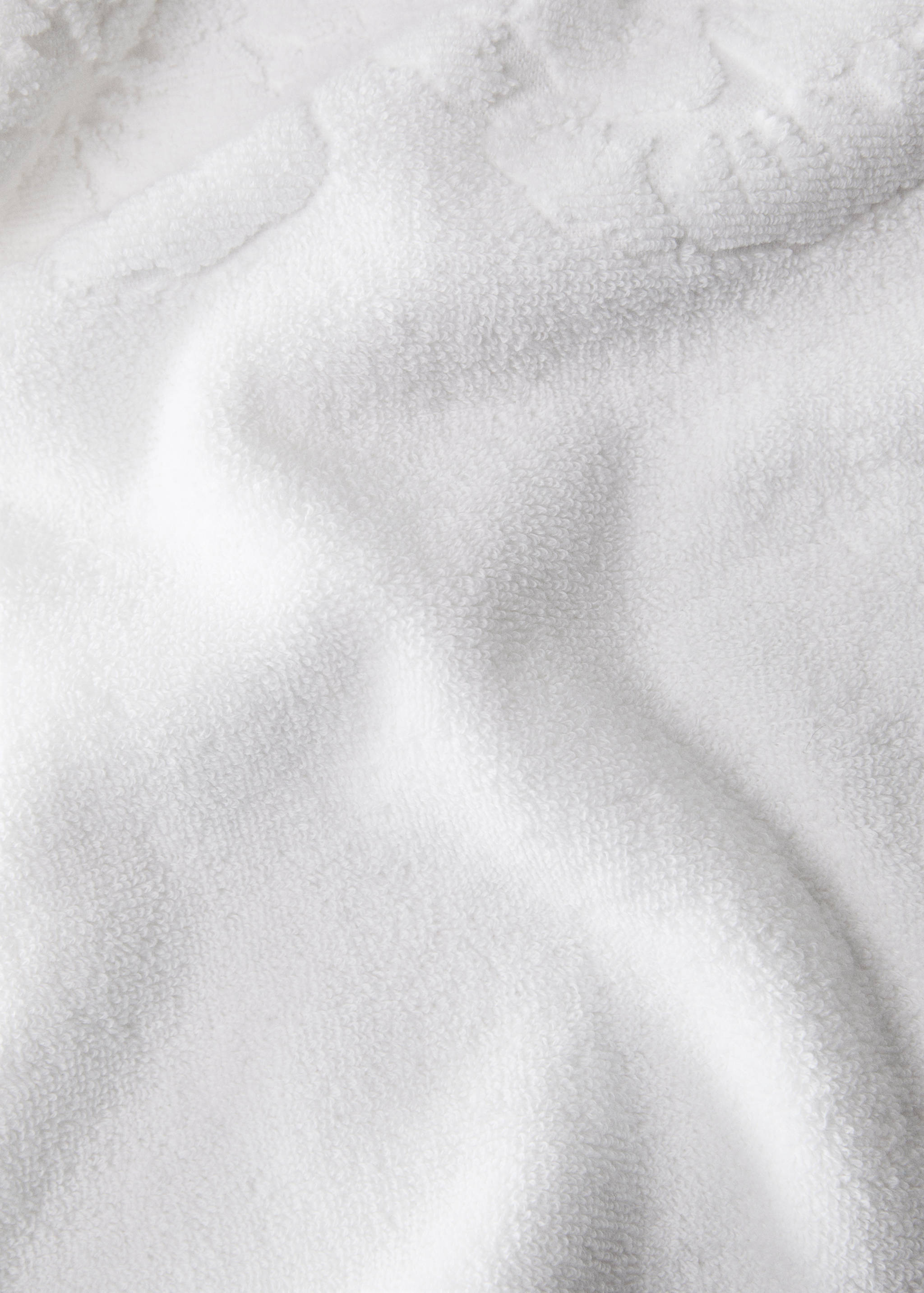 Washbasin towel with floral trim - Details of the article 3