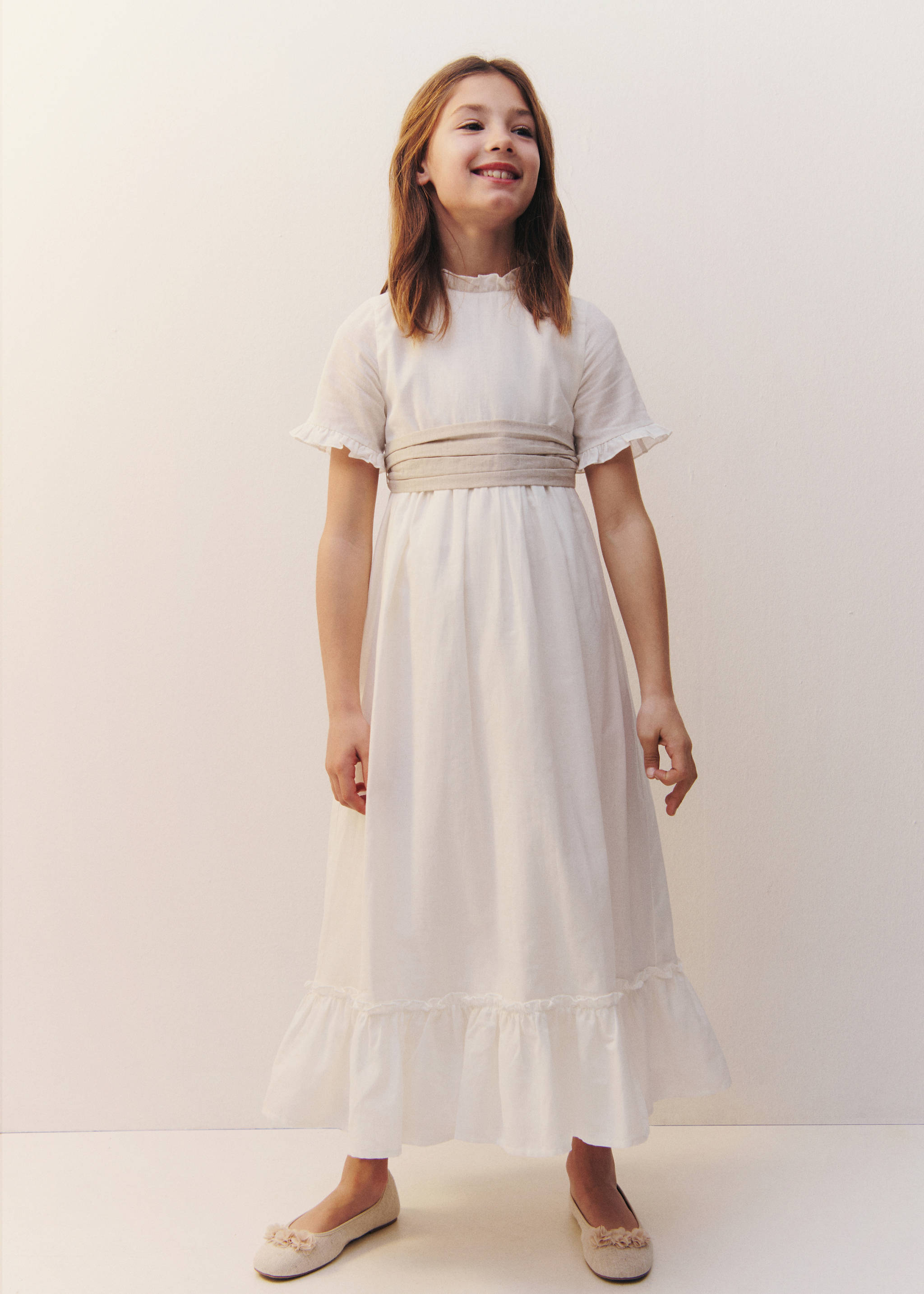 Vestido lino volantes - Detalle del artículo 5, Blanco. Ref: 87023637-00.