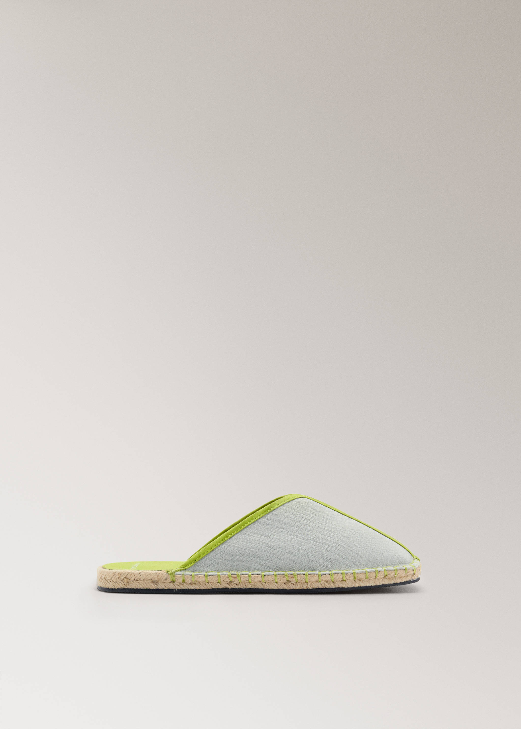 Текстильные шлепанцы с контрастной деталью - Изделие без модели