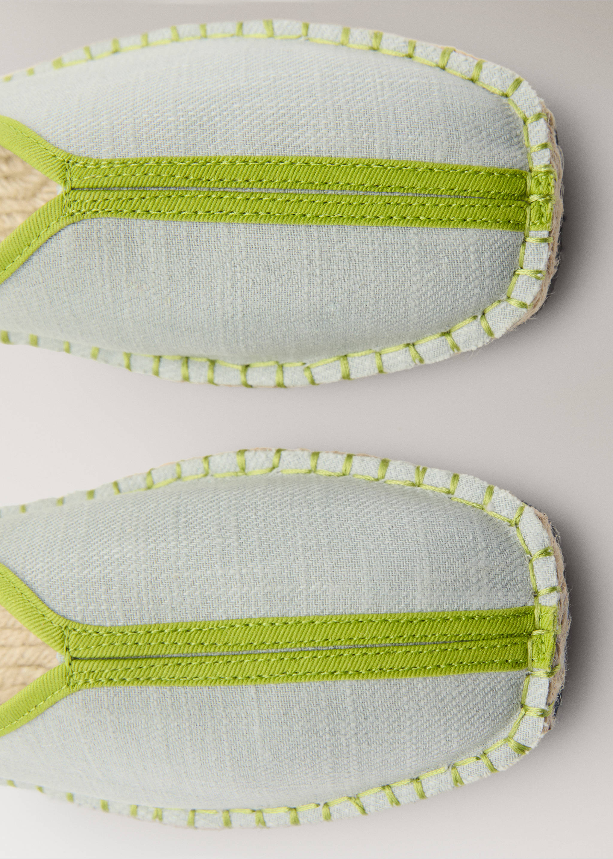 Two-tone sneakers with spade detail - Details of the article 3, Pastel Green. Ref: 87023650-00.