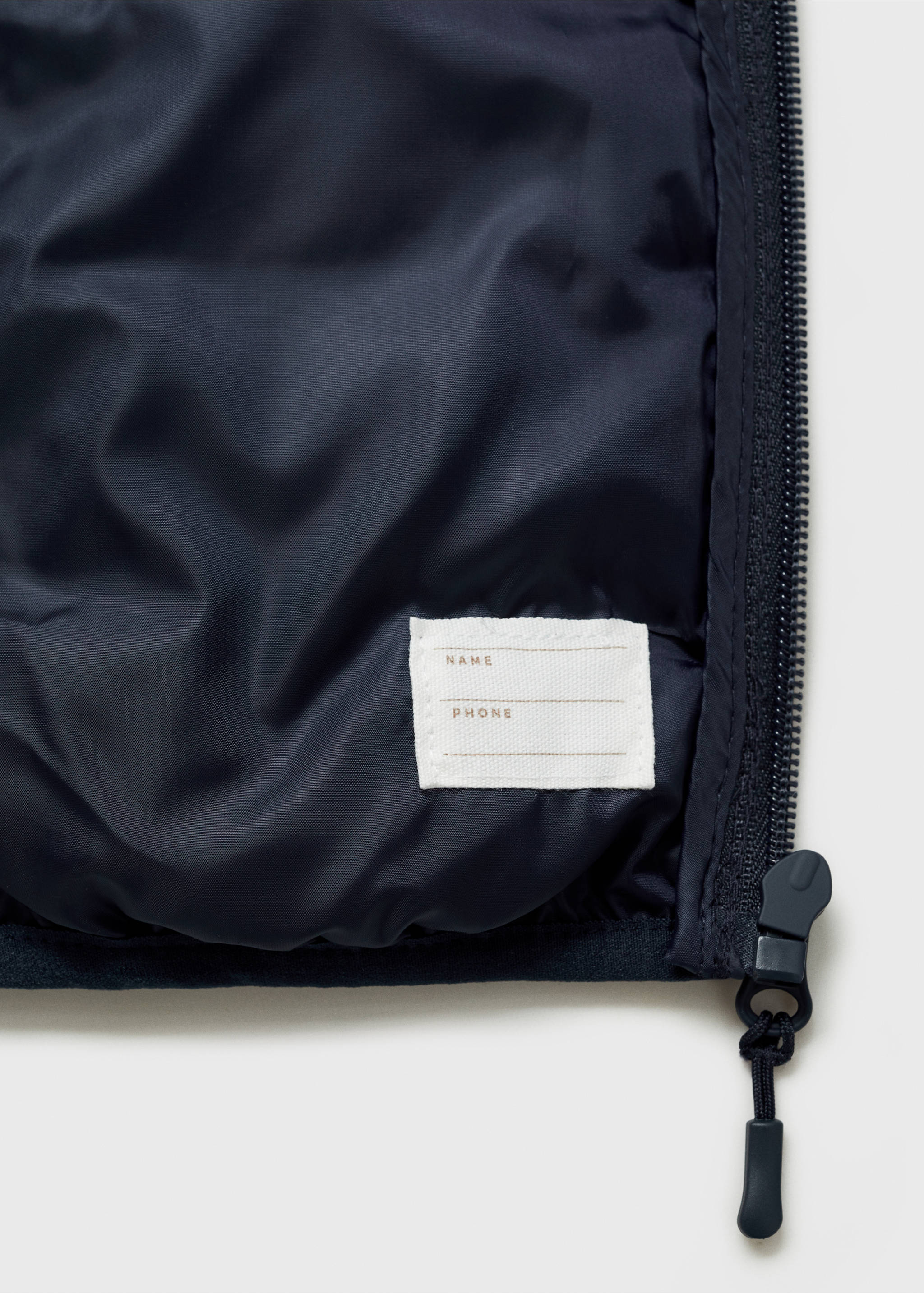 Quilted gilet - Details of the article 8, Dark Navy. Ref: 87023652-00.