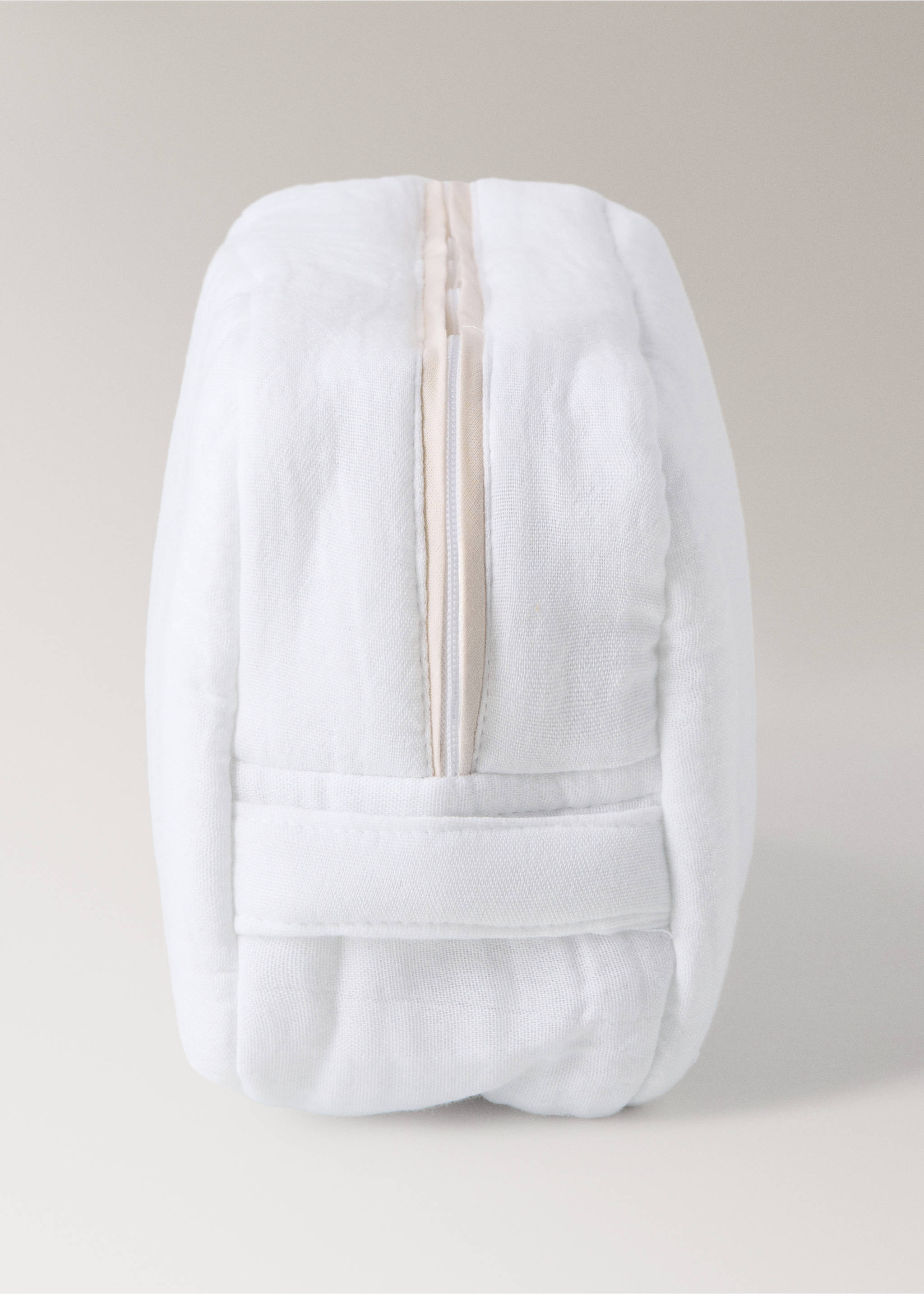 Children’s cotton gauze toiletry bag - Details of the article 2, Ecru. Ref: 87023655-00.