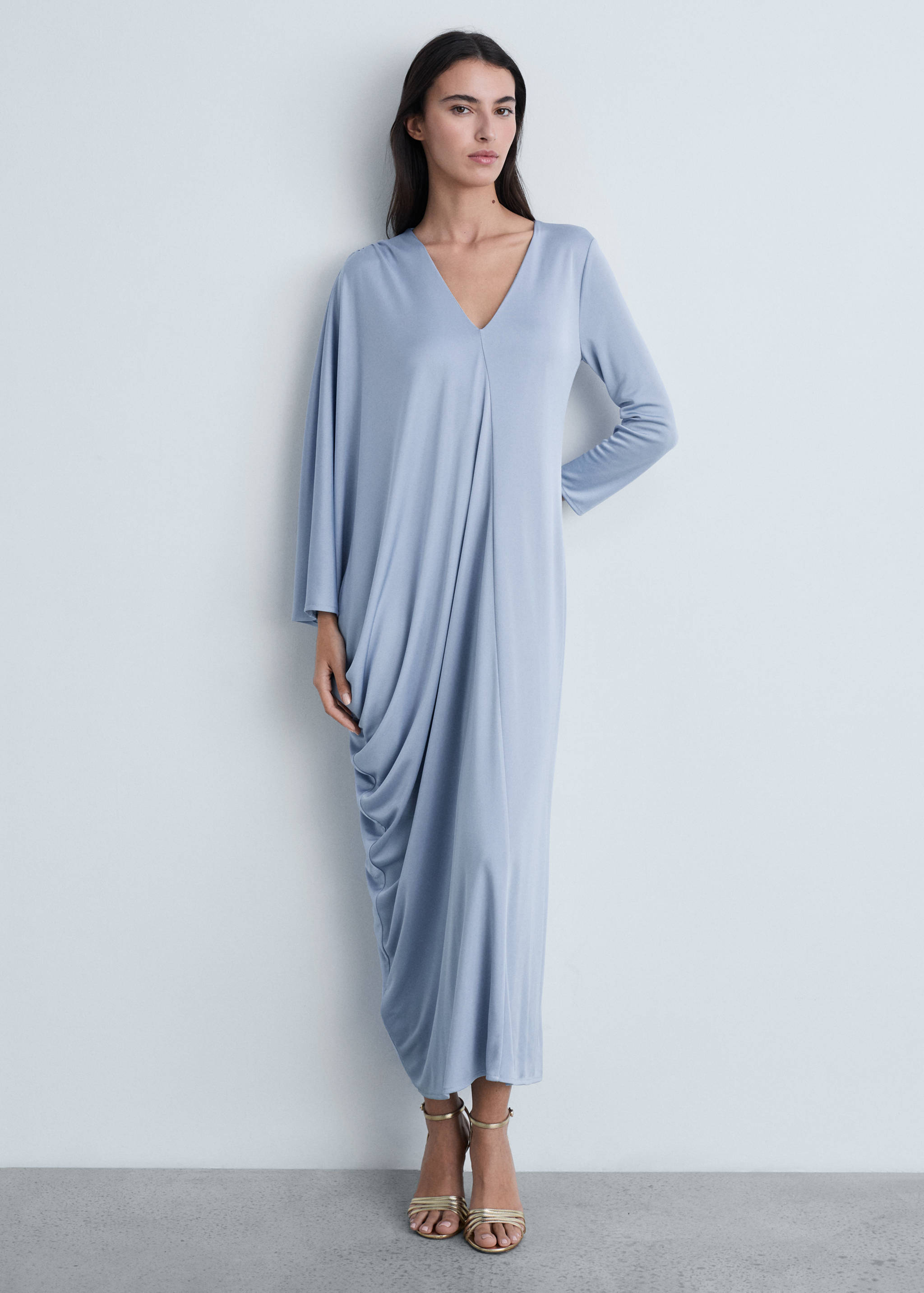 Asymmetric draped gown - General plane