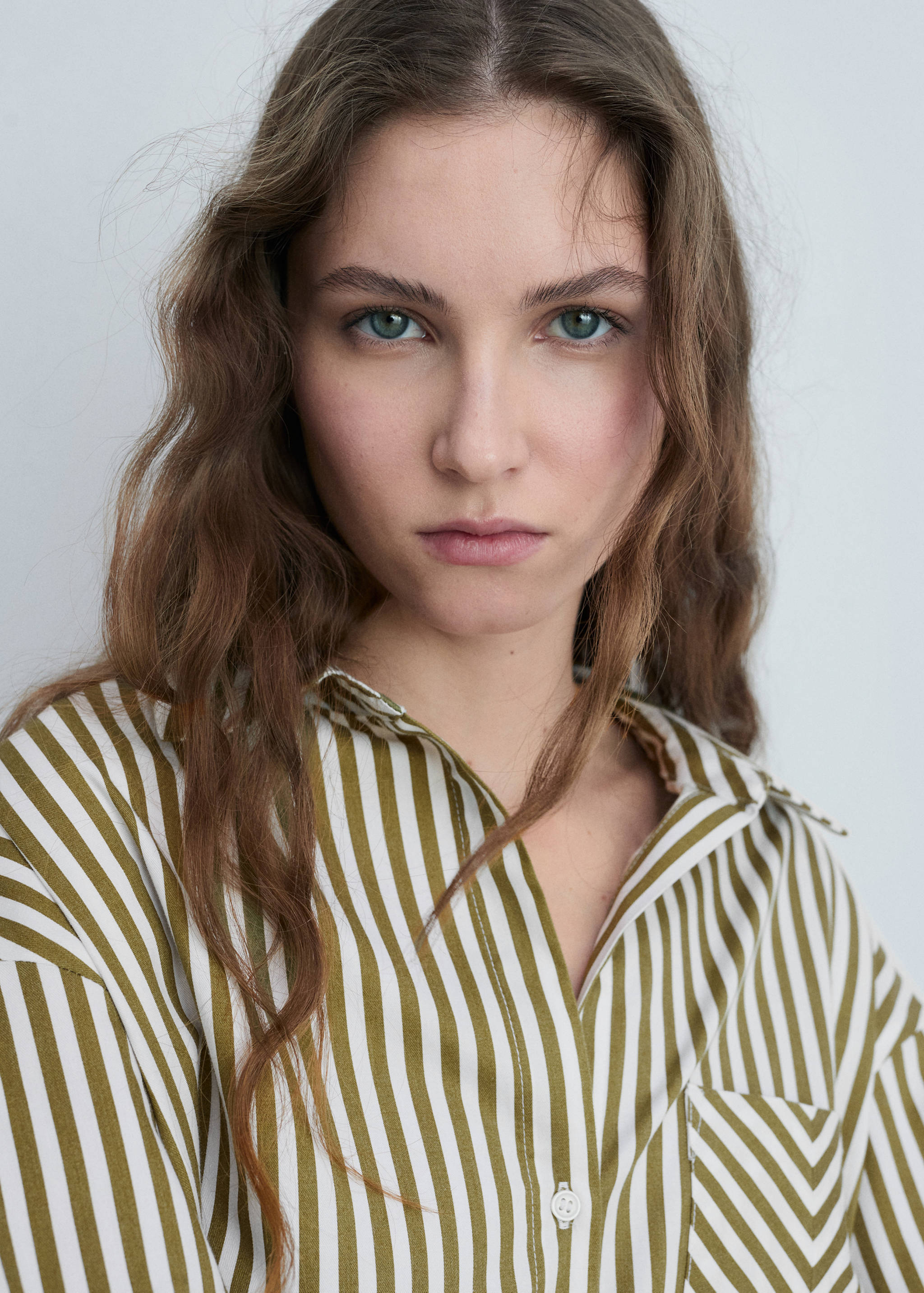 Striped shirt with contrasting pocket - Details of the article 1