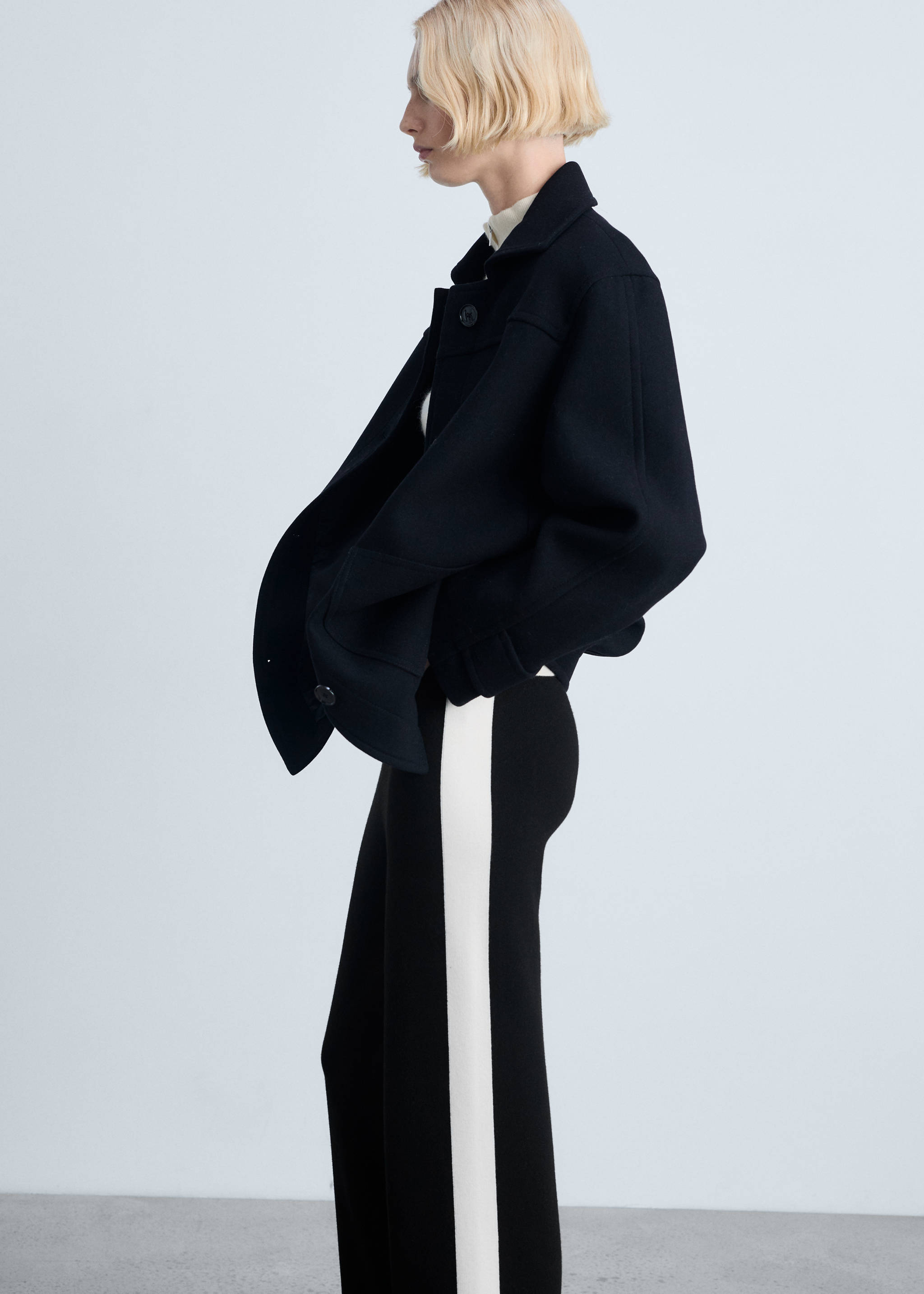 Contrasting stripe knitted sweater - Details of the article 2