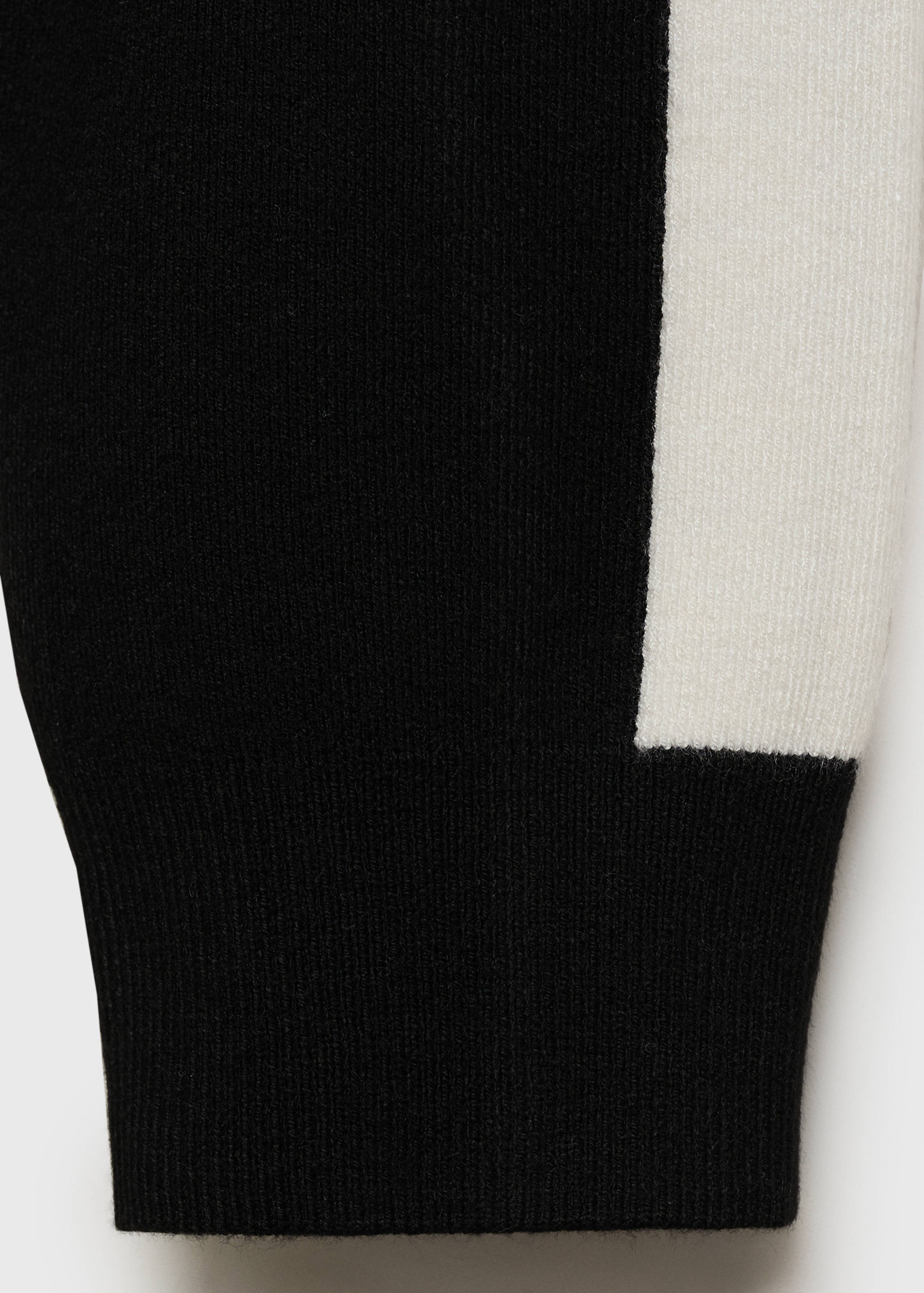 Contrasting stripe knitted sweater - Details of the article 0